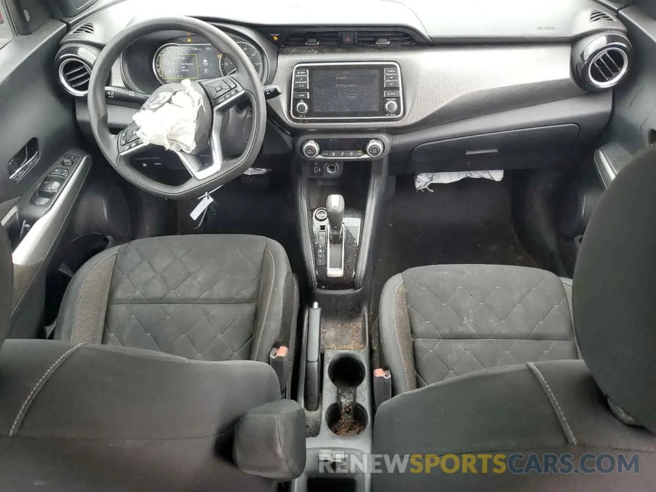 8 Photograph of a damaged car 3N1CP5CV1LL516004 NISSAN KICKS 2020