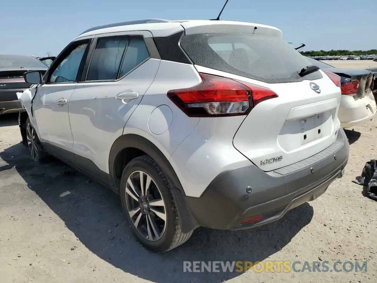2 Photograph of a damaged car 3N1CP5CV1LL519937 NISSAN KICKS 2020