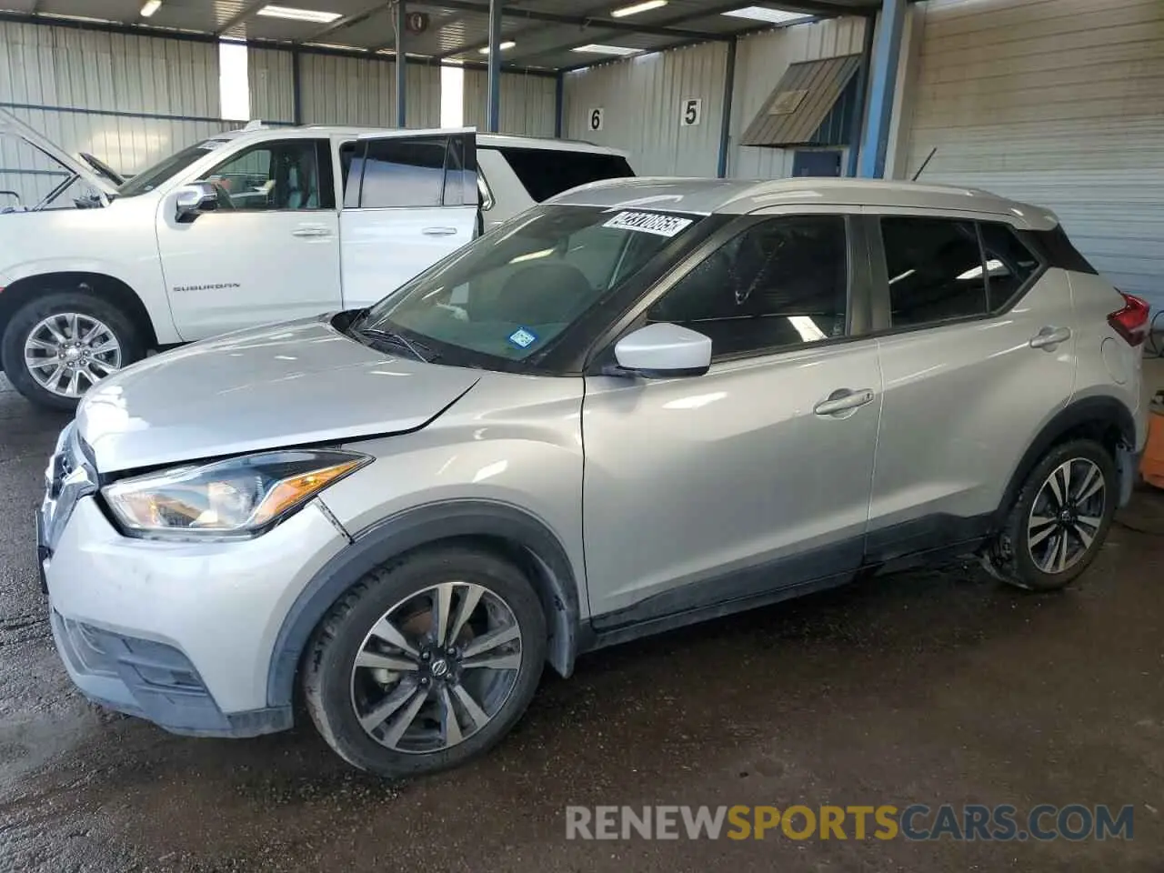 1 Photograph of a damaged car 3N1CP5CV1LL537645 NISSAN KICKS 2020