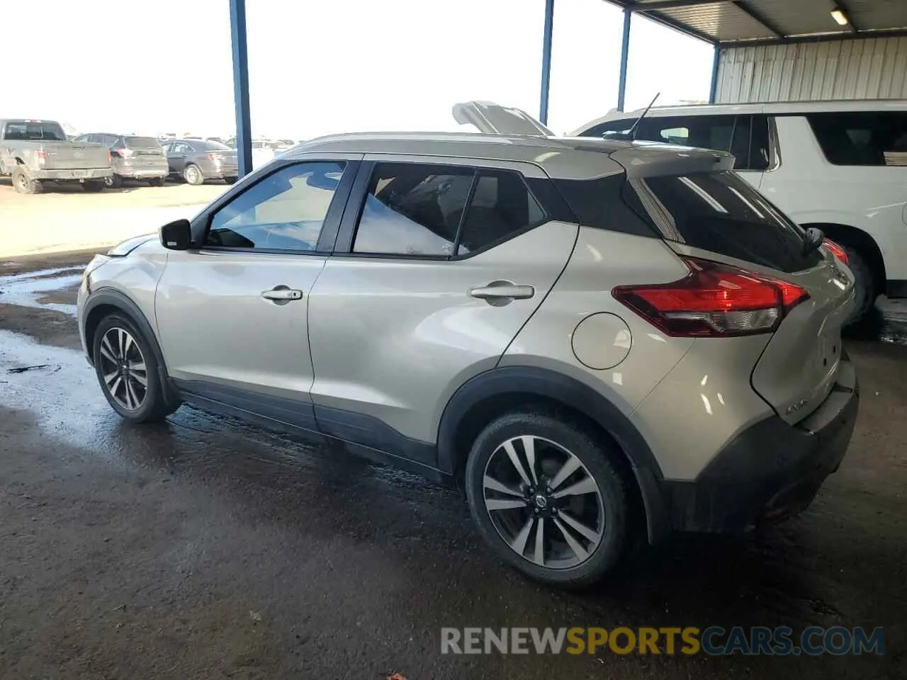 2 Photograph of a damaged car 3N1CP5CV1LL537645 NISSAN KICKS 2020