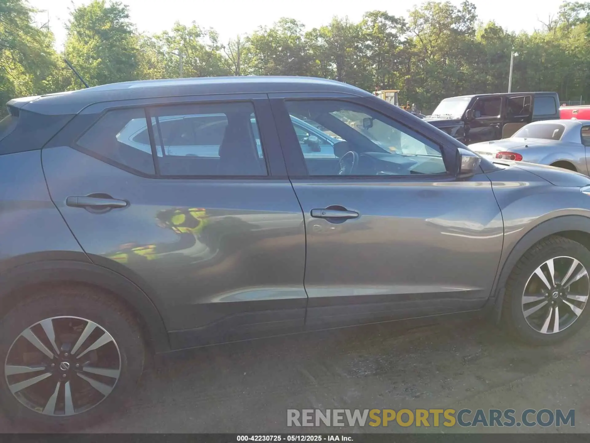 13 Photograph of a damaged car 3N1CP5CV1LL545972 NISSAN KICKS 2020