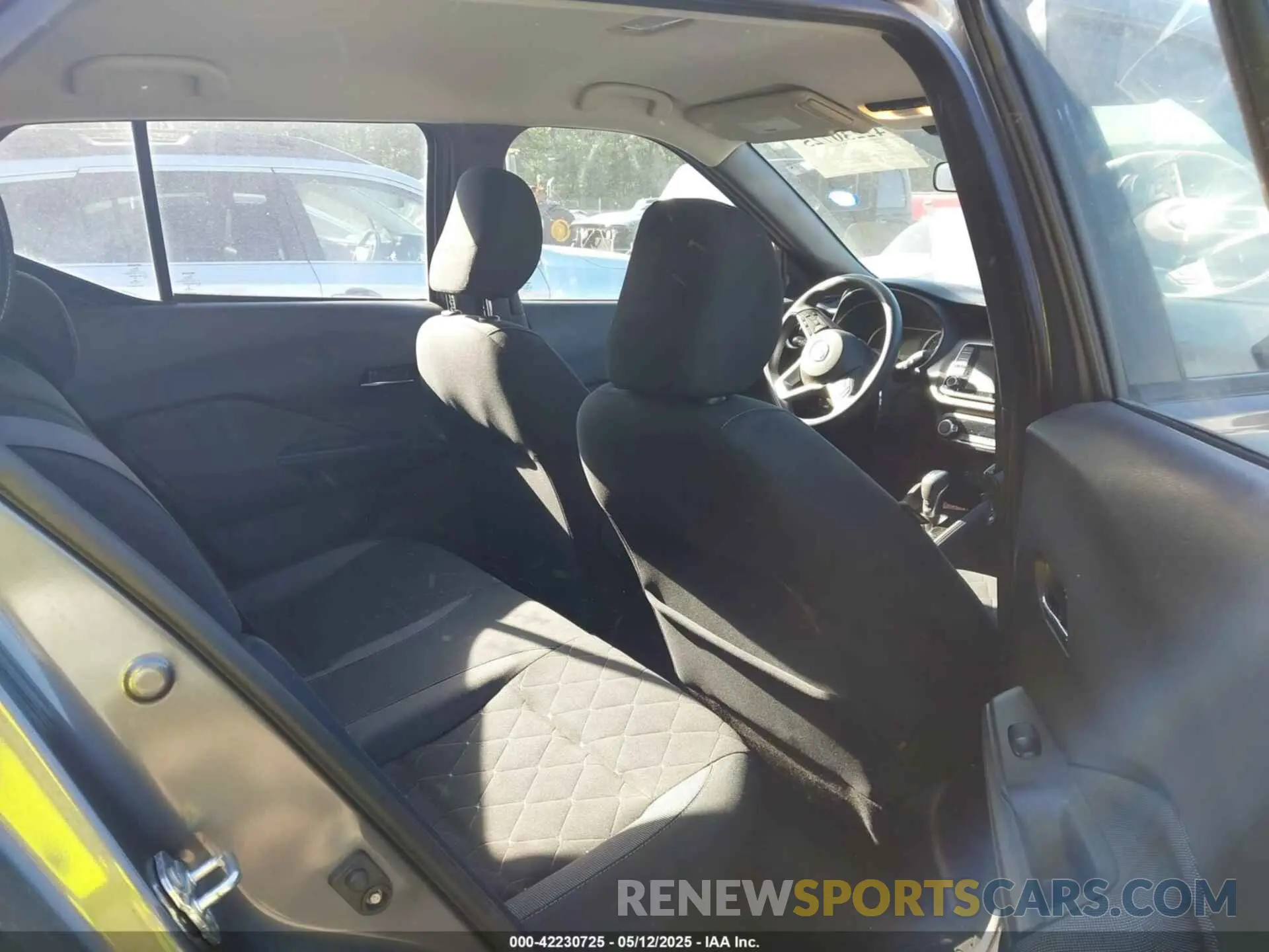 8 Photograph of a damaged car 3N1CP5CV1LL545972 NISSAN KICKS 2020