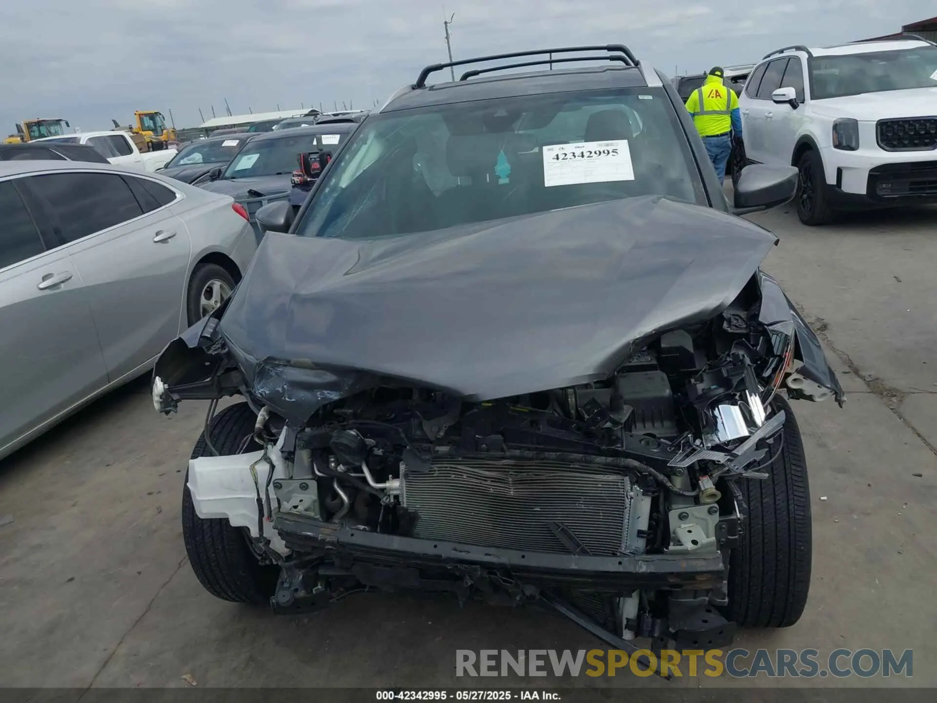 13 Photograph of a damaged car 3N1CP5CV2LL487189 NISSAN KICKS 2020
