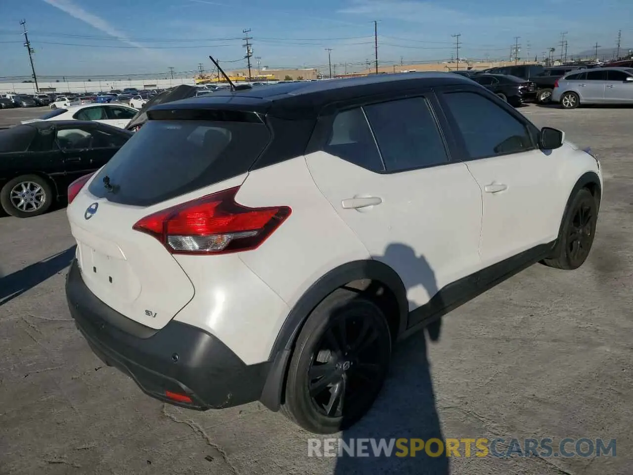 3 Photograph of a damaged car 3N1CP5CV2LL489363 NISSAN KICKS 2020