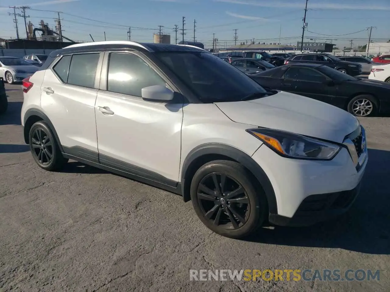 4 Photograph of a damaged car 3N1CP5CV2LL489363 NISSAN KICKS 2020