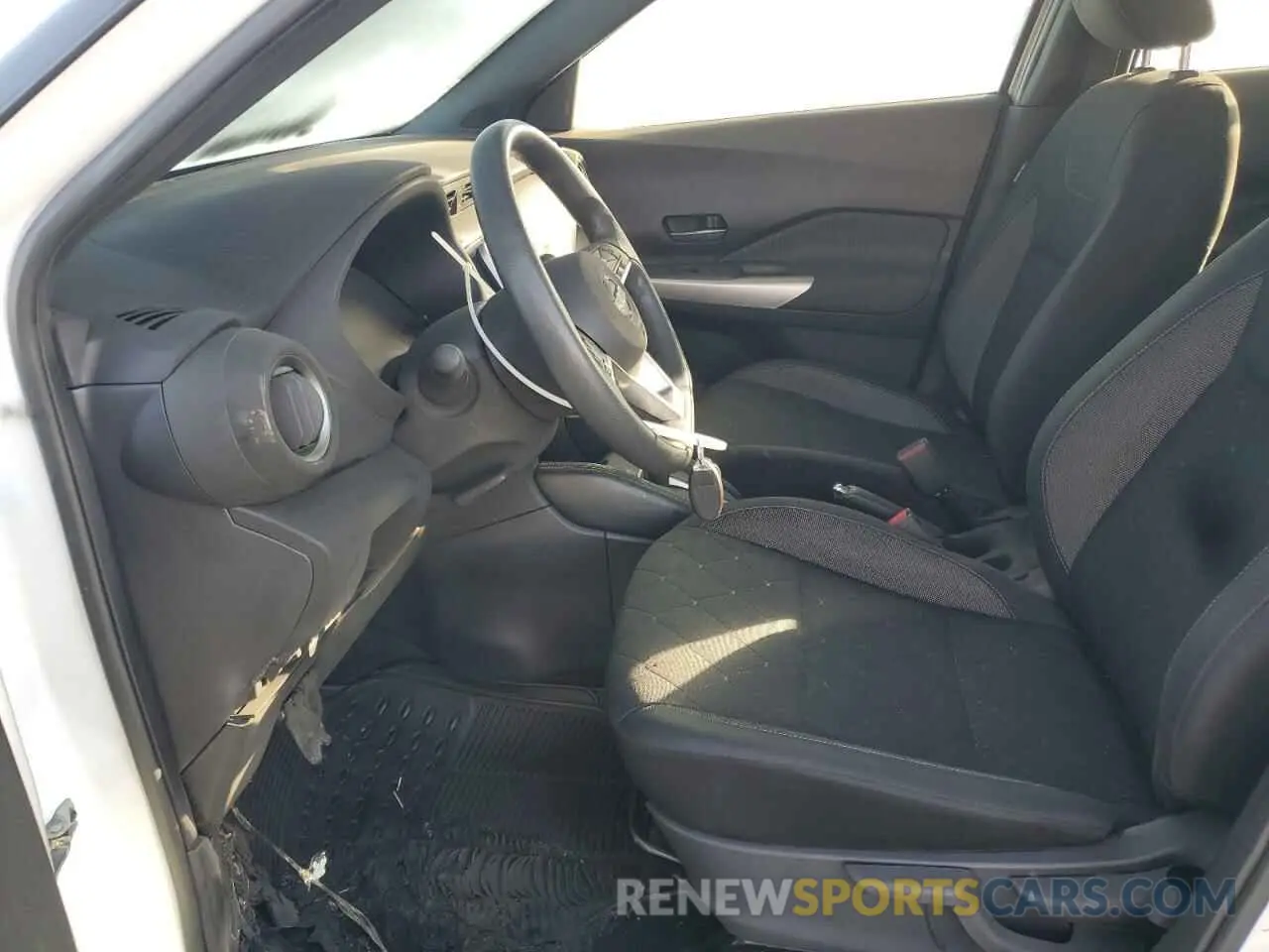 7 Photograph of a damaged car 3N1CP5CV2LL489363 NISSAN KICKS 2020