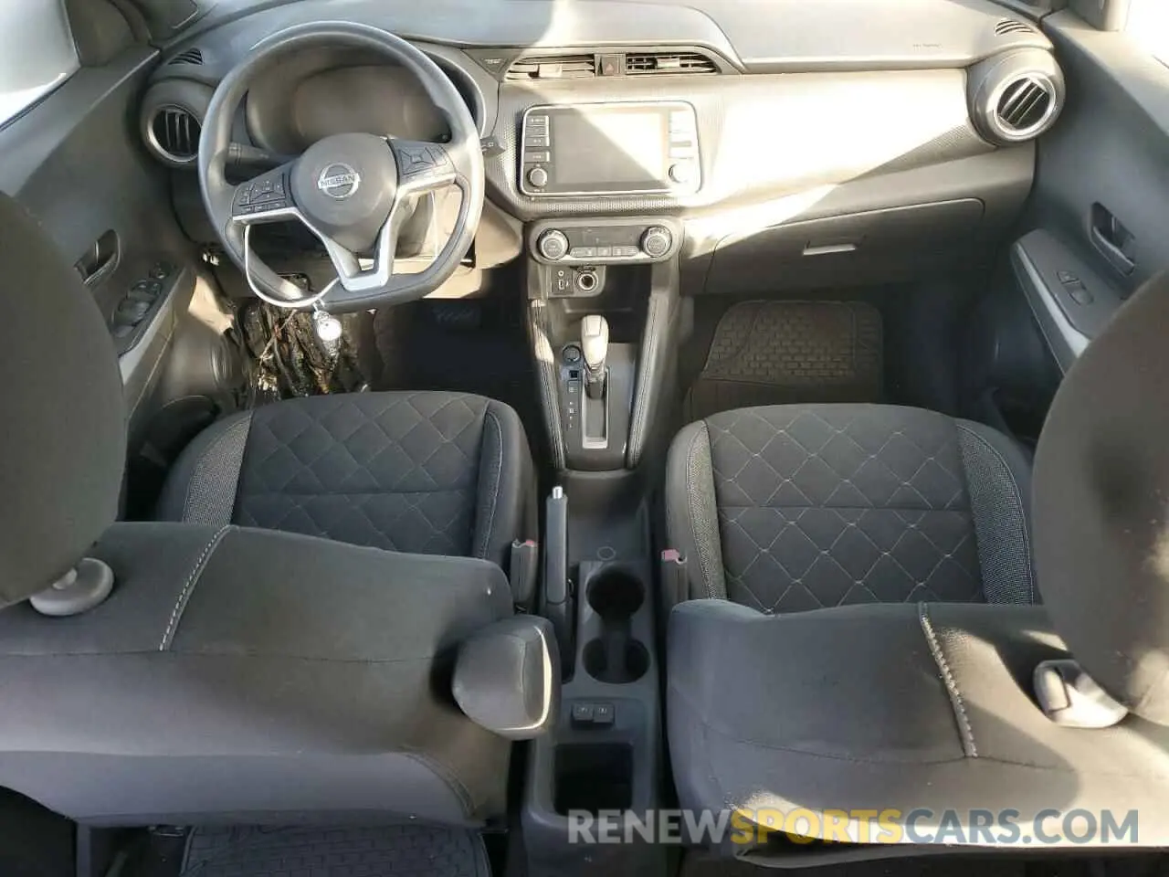 8 Photograph of a damaged car 3N1CP5CV2LL489363 NISSAN KICKS 2020