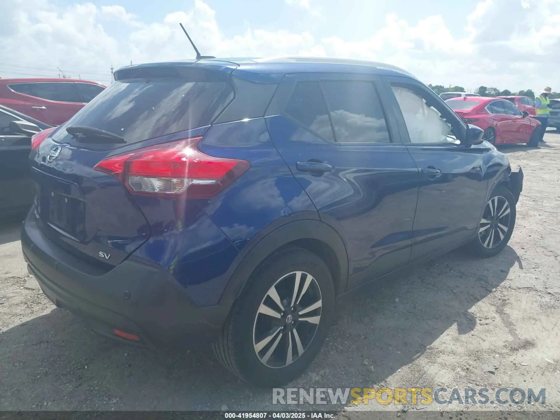 4 Photograph of a damaged car 3N1CP5CV2LL490321 NISSAN KICKS 2020