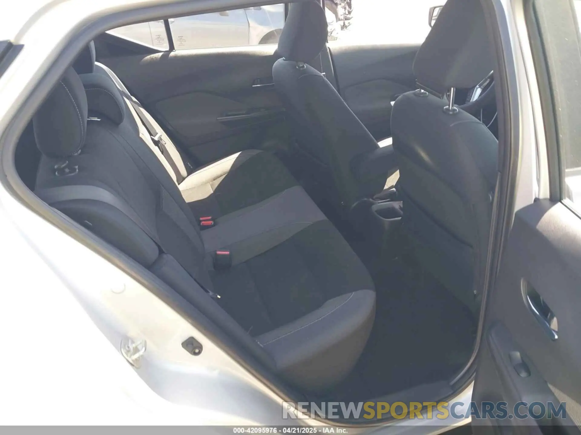 8 Photograph of a damaged car 3N1CP5CV2LL495762 NISSAN KICKS 2020