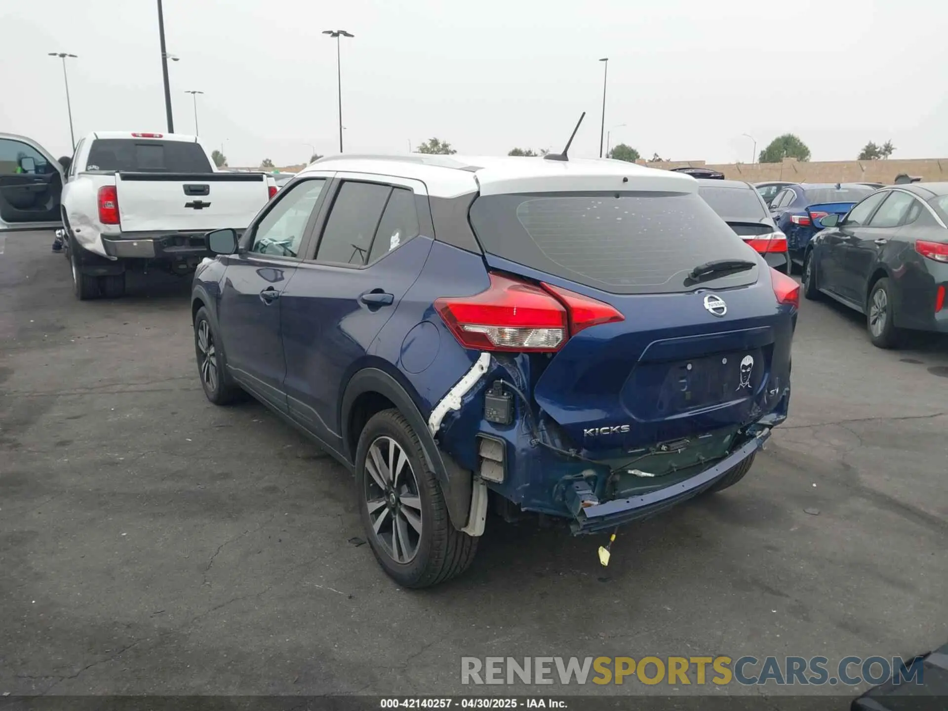 15 Photograph of a damaged car 3N1CP5CV2LL501138 NISSAN KICKS 2020