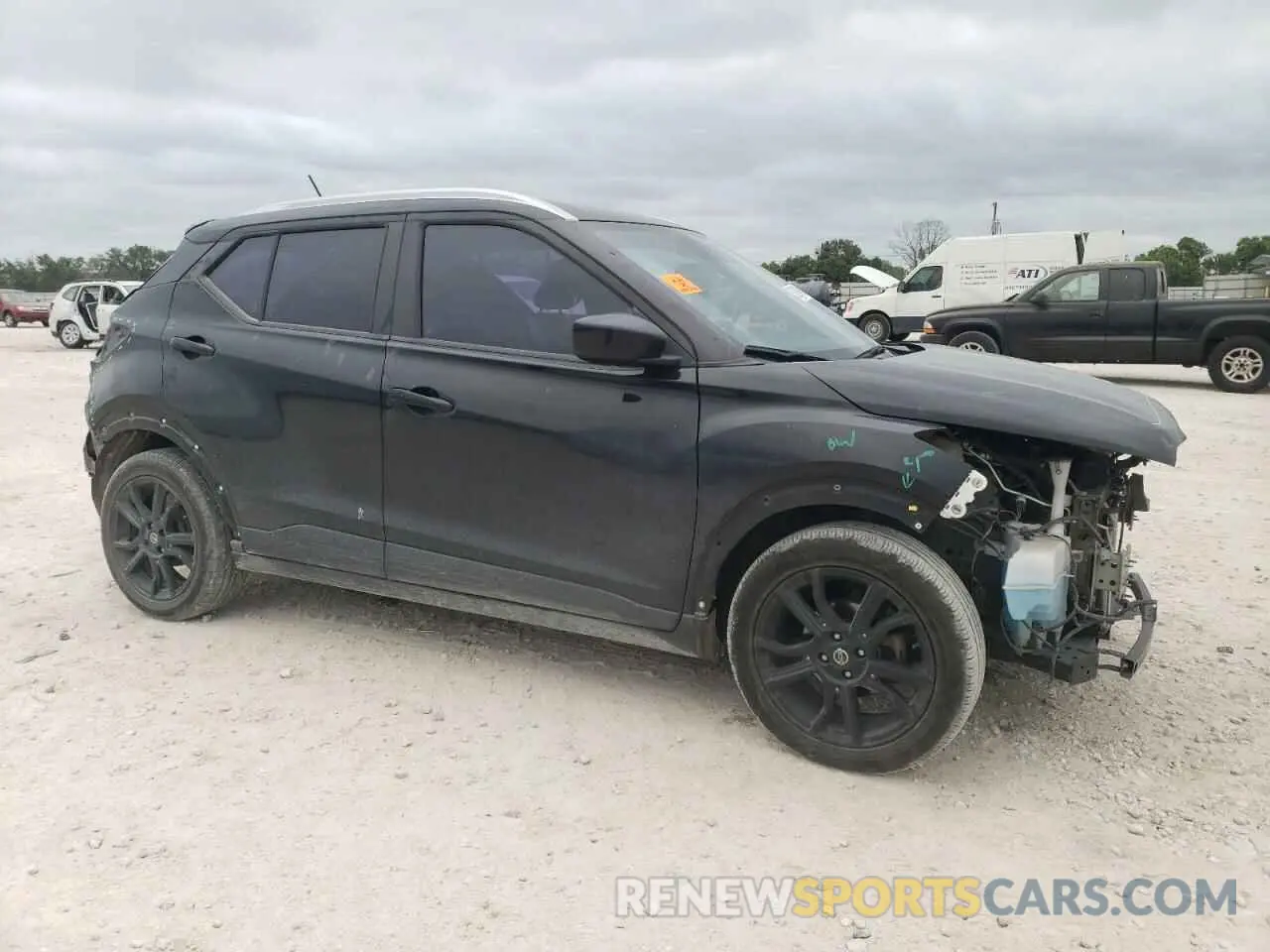 4 Photograph of a damaged car 3N1CP5CV2LL507859 NISSAN KICKS 2020