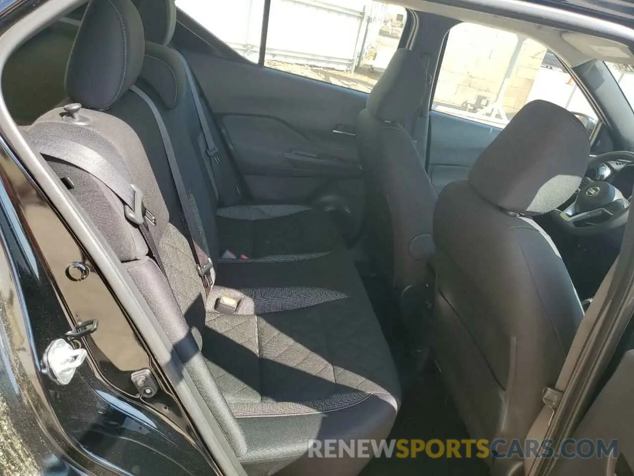 11 Photograph of a damaged car 3N1CP5CV2LL545592 NISSAN KICKS 2020