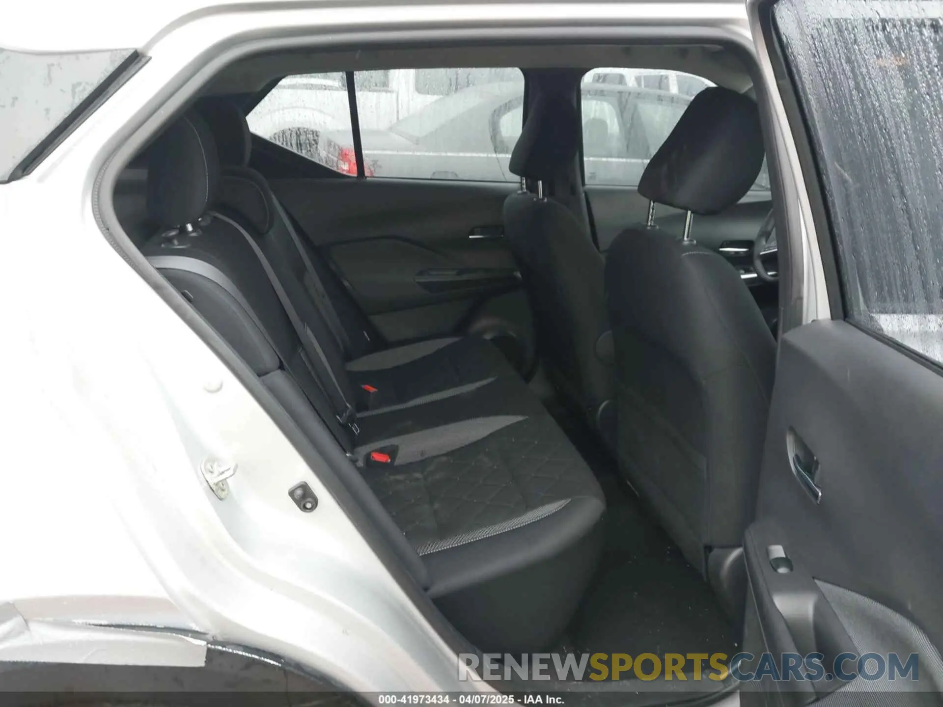 8 Photograph of a damaged car 3N1CP5CV2LL551442 NISSAN KICKS 2020
