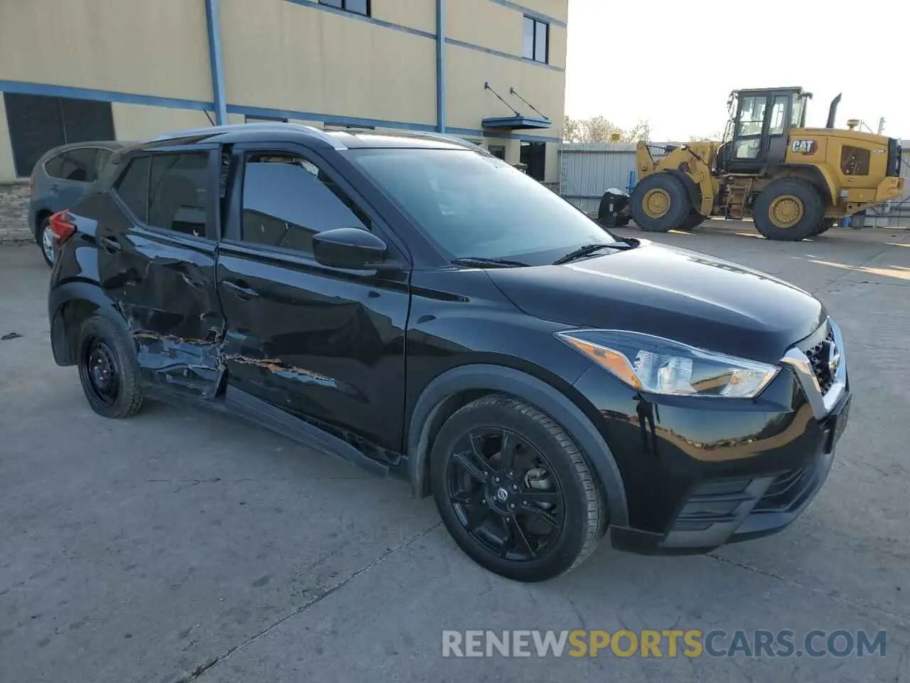 4 Photograph of a damaged car 3N1CP5CV2LL562246 NISSAN KICKS 2020