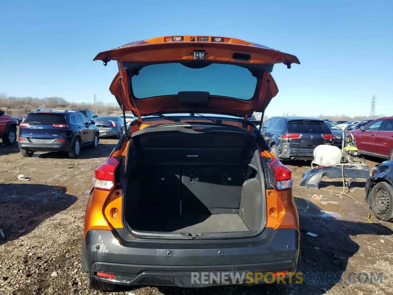 6 Photograph of a damaged car 3N1CP5CV2LL562439 NISSAN KICKS 2020