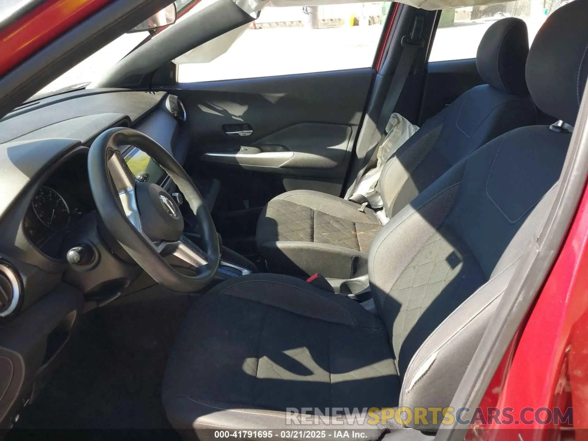 5 Photograph of a damaged car 3N1CP5CV3LL478260 NISSAN KICKS 2020