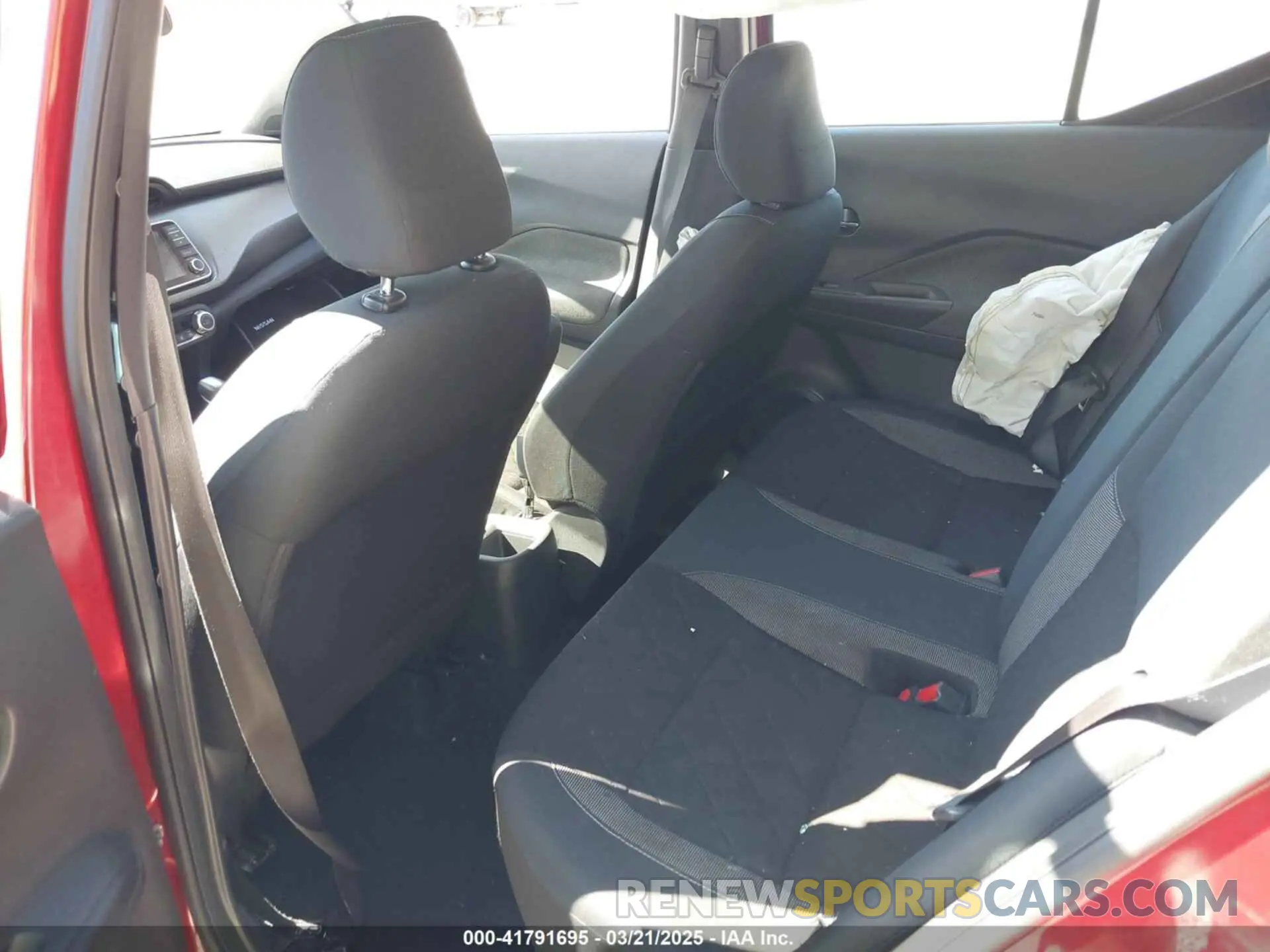 8 Photograph of a damaged car 3N1CP5CV3LL478260 NISSAN KICKS 2020