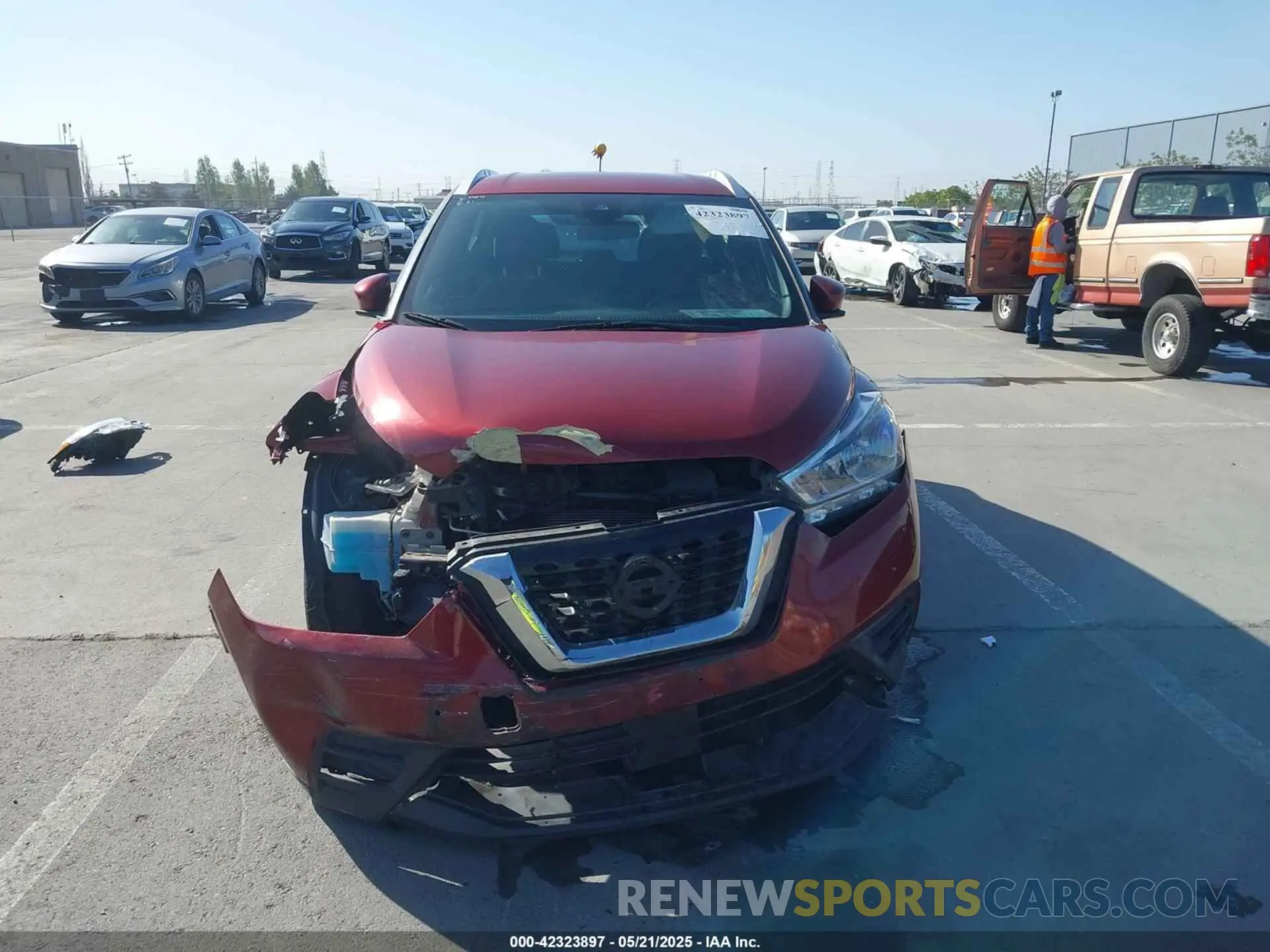13 Photograph of a damaged car 3N1CP5CV3LL494216 NISSAN KICKS 2020