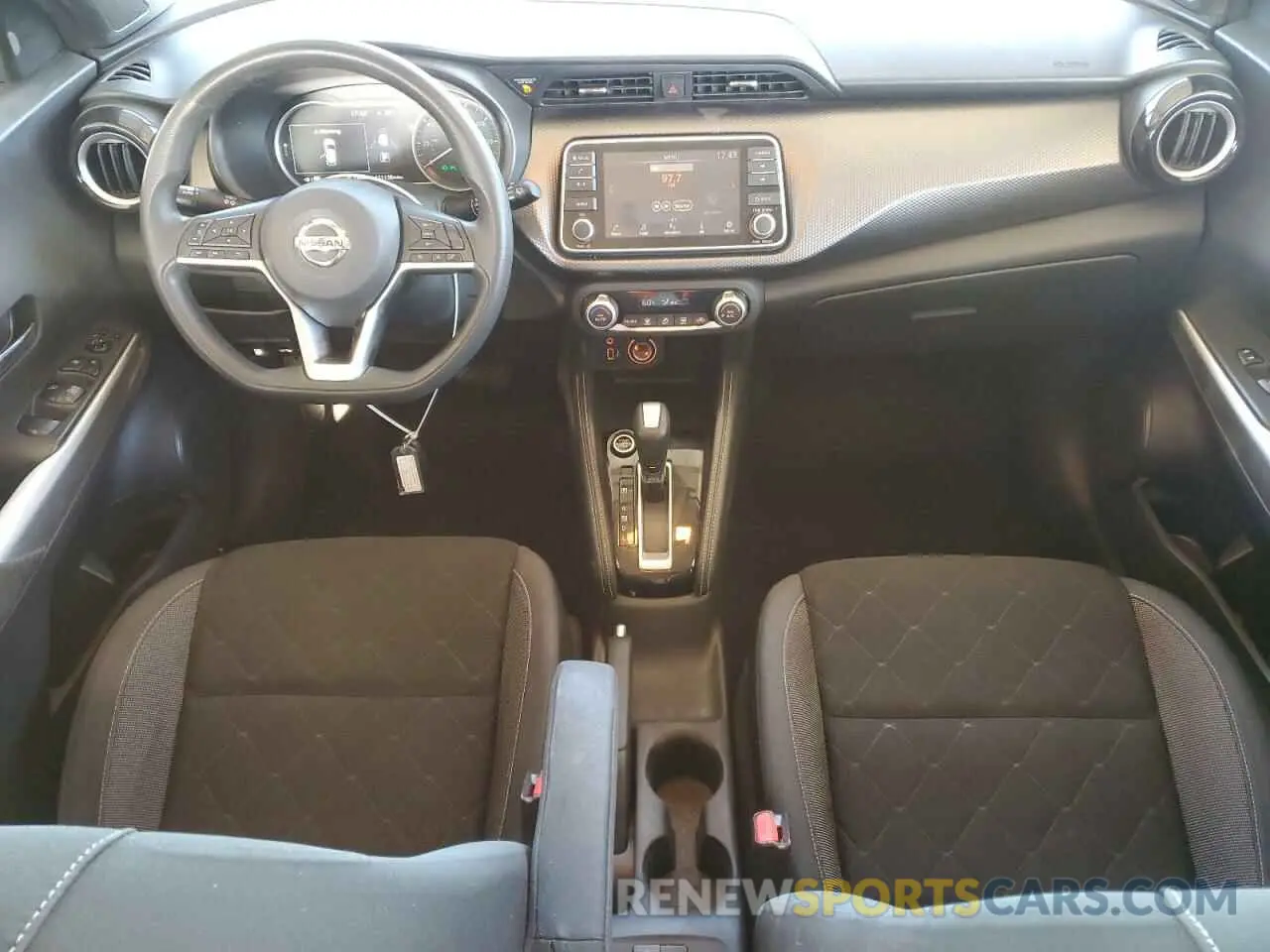 8 Photograph of a damaged car 3N1CP5CV3LL499769 NISSAN KICKS 2020