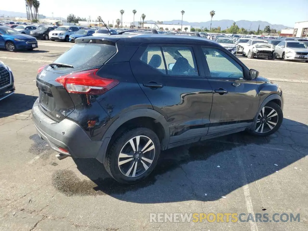 3 Photograph of a damaged car 3N1CP5CV3LL516229 NISSAN KICKS 2020