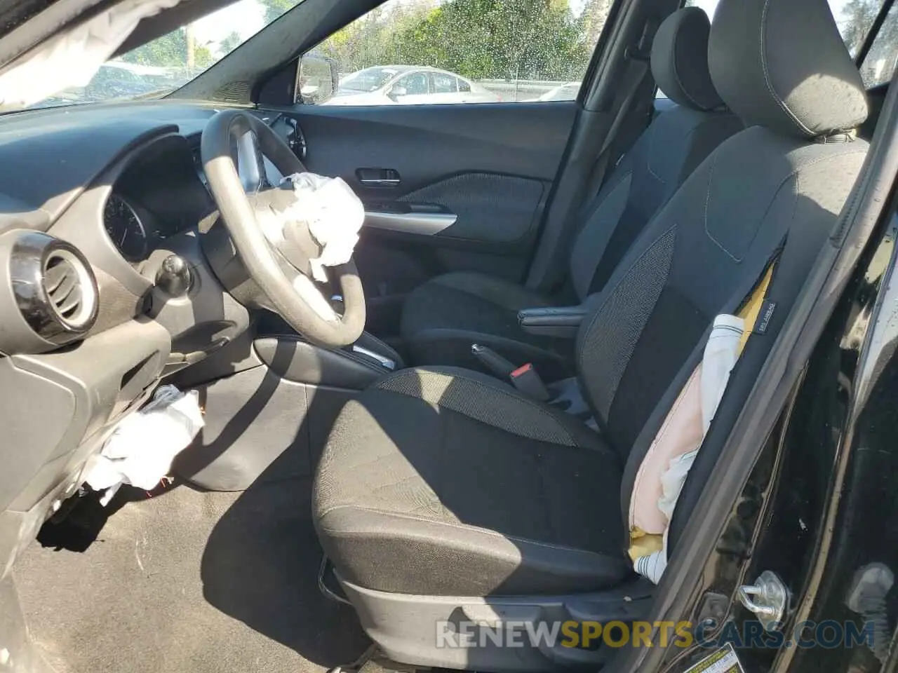7 Photograph of a damaged car 3N1CP5CV3LL516229 NISSAN KICKS 2020