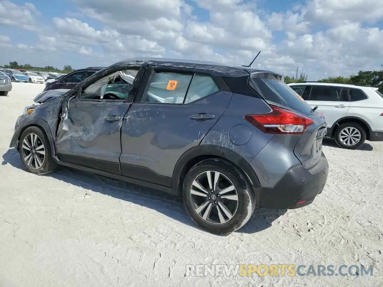 2 Photograph of a damaged car 3N1CP5CV3LL516960 NISSAN KICKS 2020