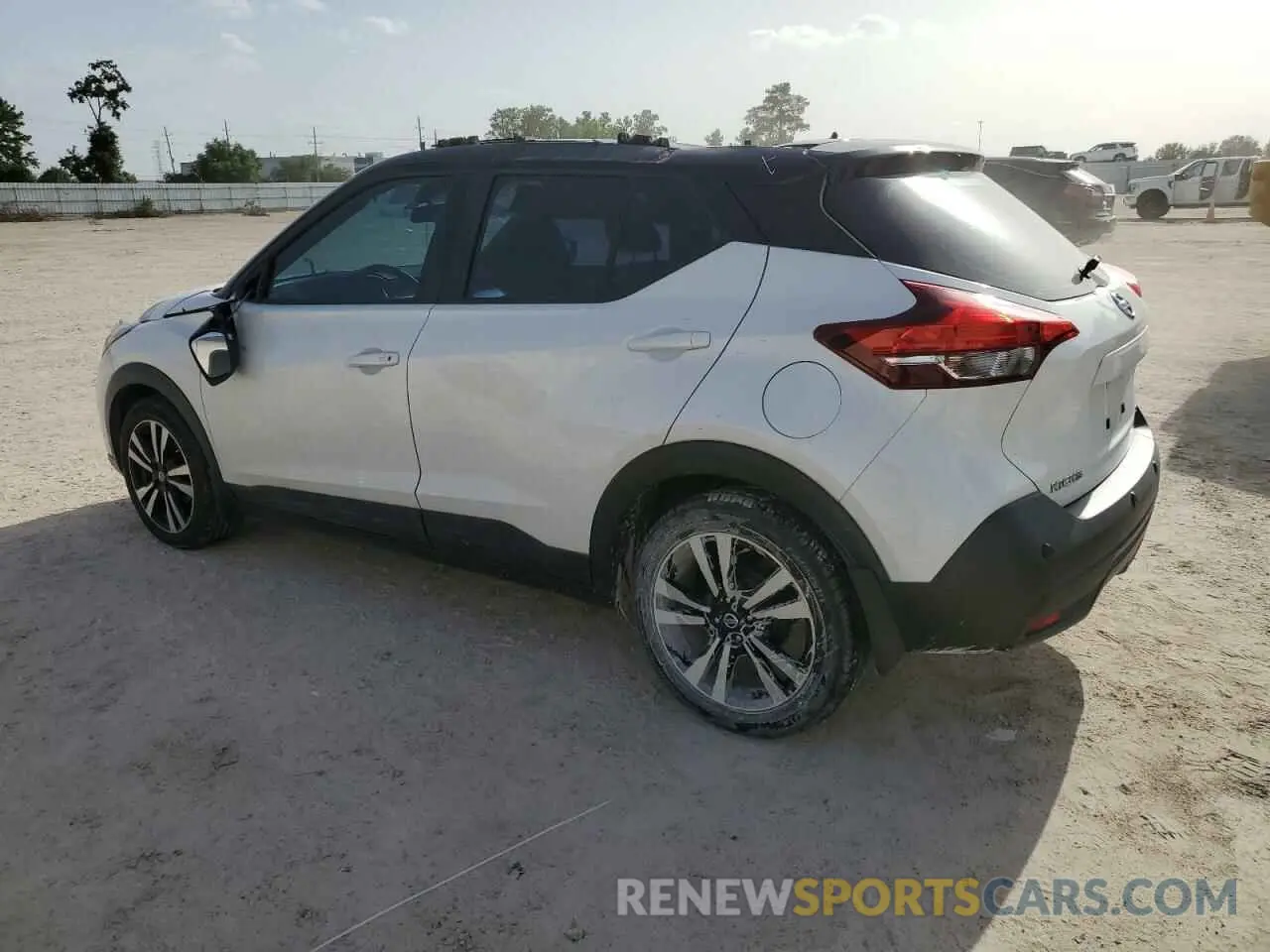 2 Photograph of a damaged car 3N1CP5CV3LL518871 NISSAN KICKS 2020