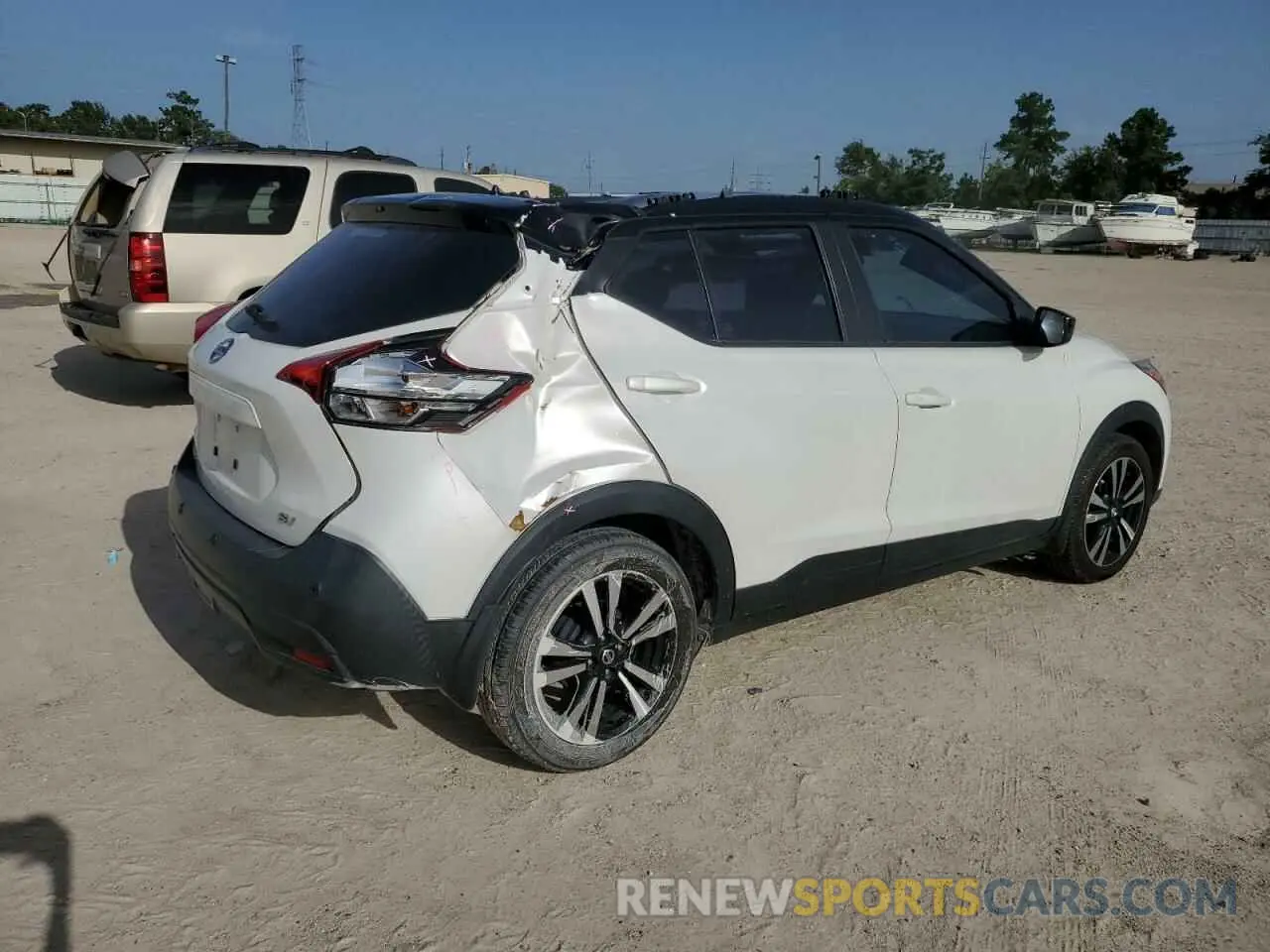 3 Photograph of a damaged car 3N1CP5CV3LL518871 NISSAN KICKS 2020