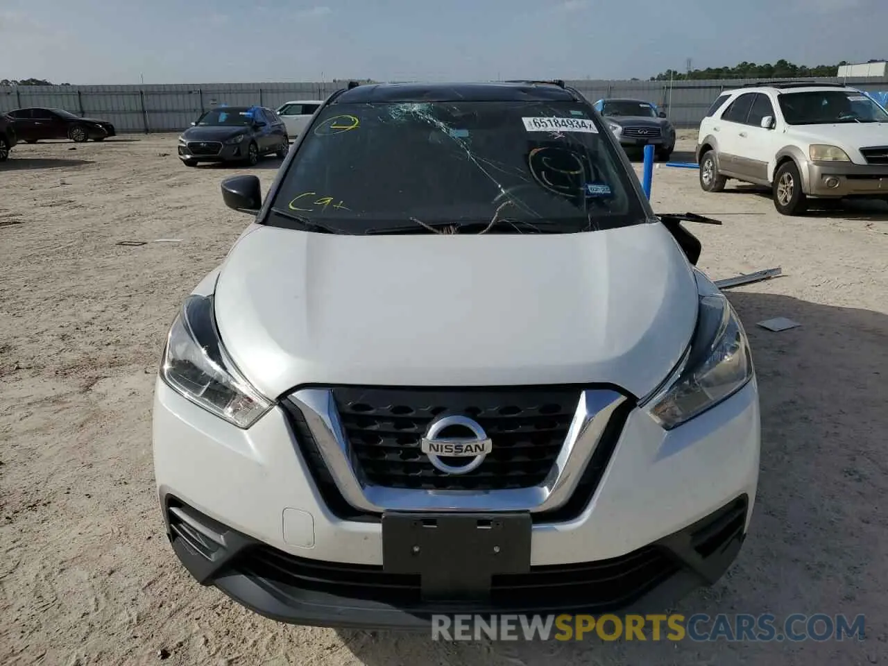 5 Photograph of a damaged car 3N1CP5CV3LL518871 NISSAN KICKS 2020