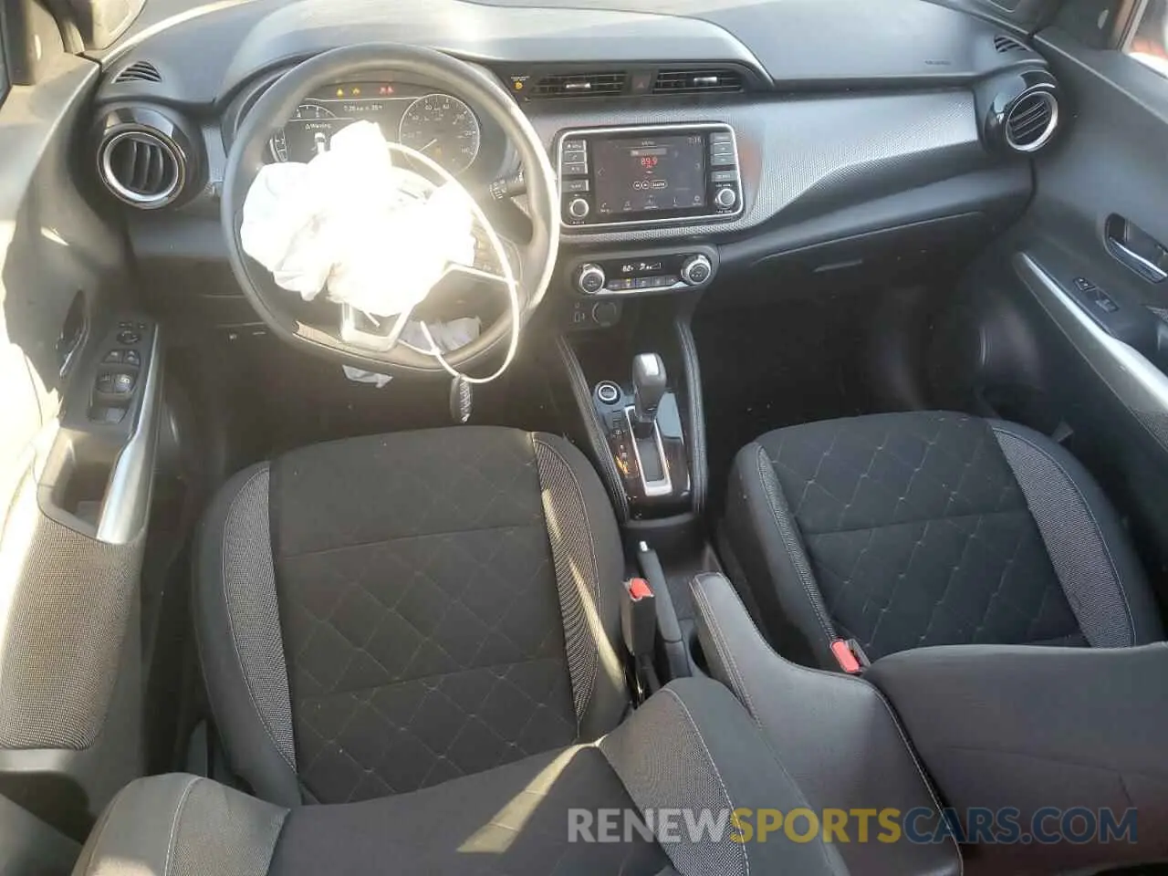 8 Photograph of a damaged car 3N1CP5CV3LL534326 NISSAN KICKS 2020
