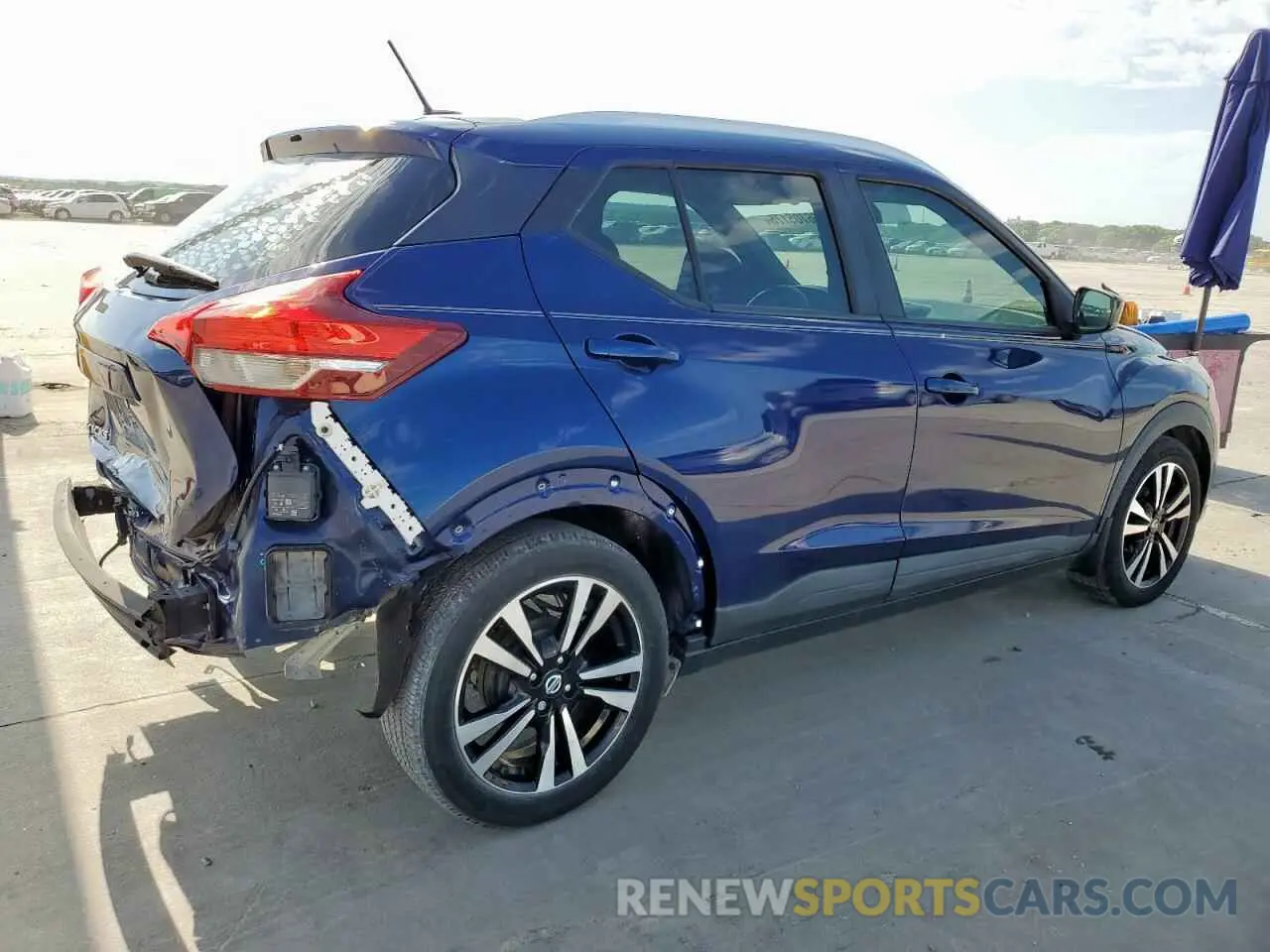 3 Photograph of a damaged car 3N1CP5CV3LL536271 NISSAN KICKS 2020