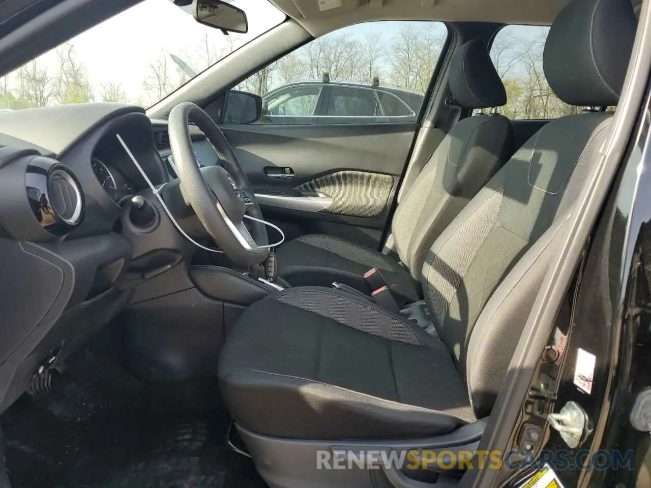 7 Photograph of a damaged car 3N1CP5CV4LL496234 NISSAN KICKS 2020