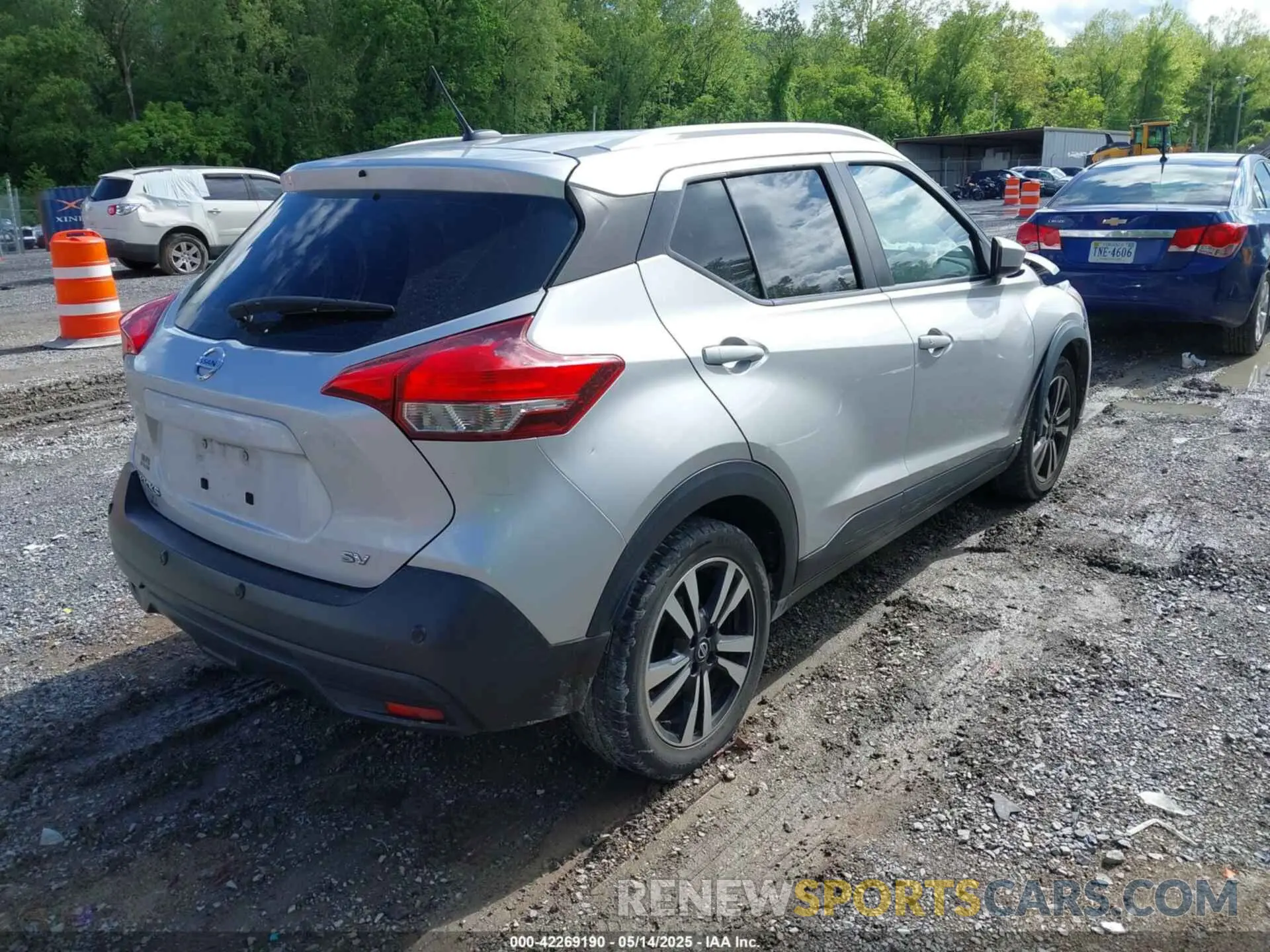 4 Photograph of a damaged car 3N1CP5CV4LL507278 NISSAN KICKS 2020