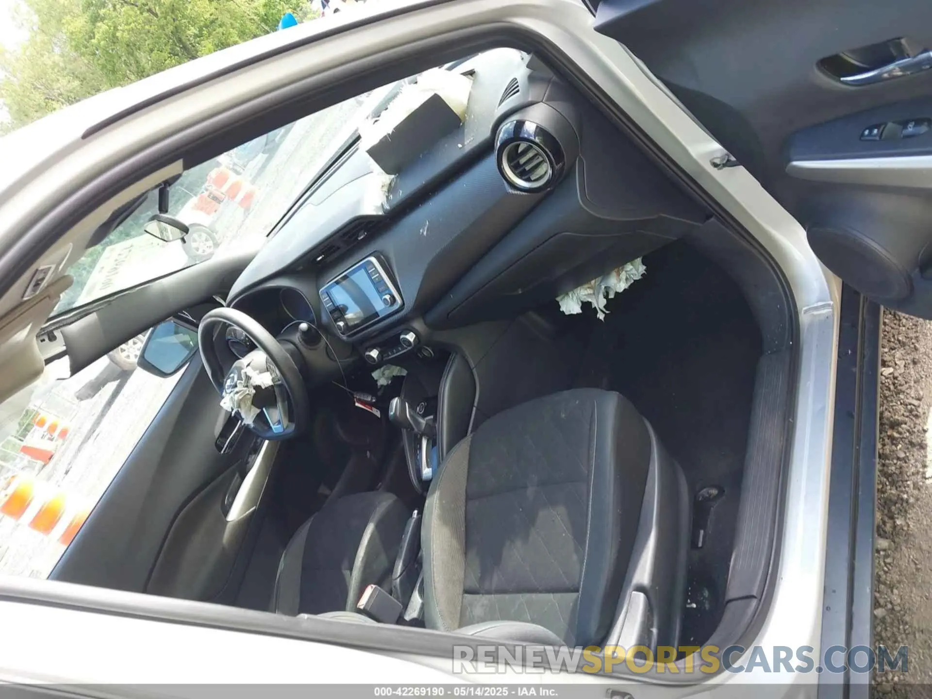 5 Photograph of a damaged car 3N1CP5CV4LL507278 NISSAN KICKS 2020