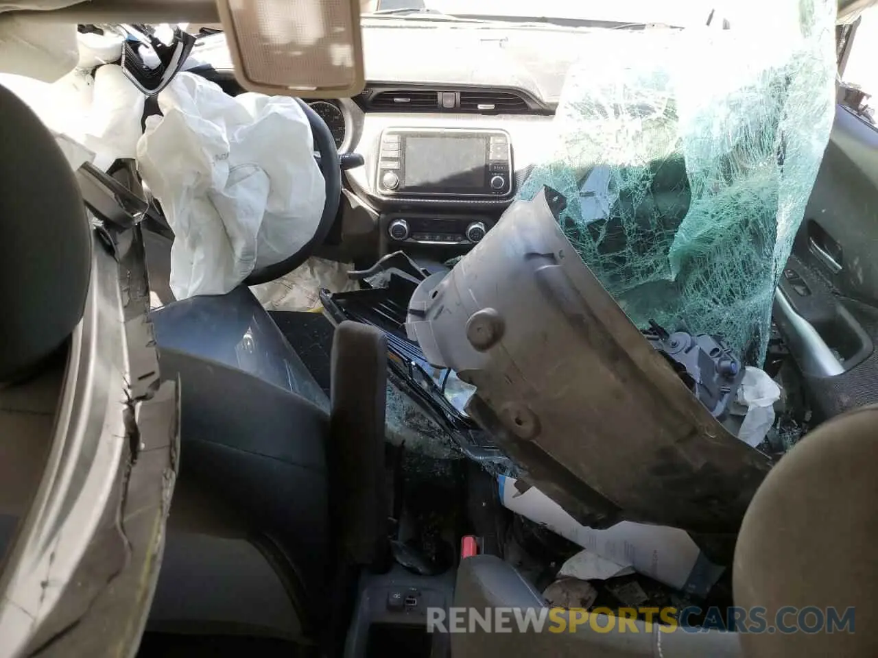 8 Photograph of a damaged car 3N1CP5CV4LL521083 NISSAN KICKS 2020