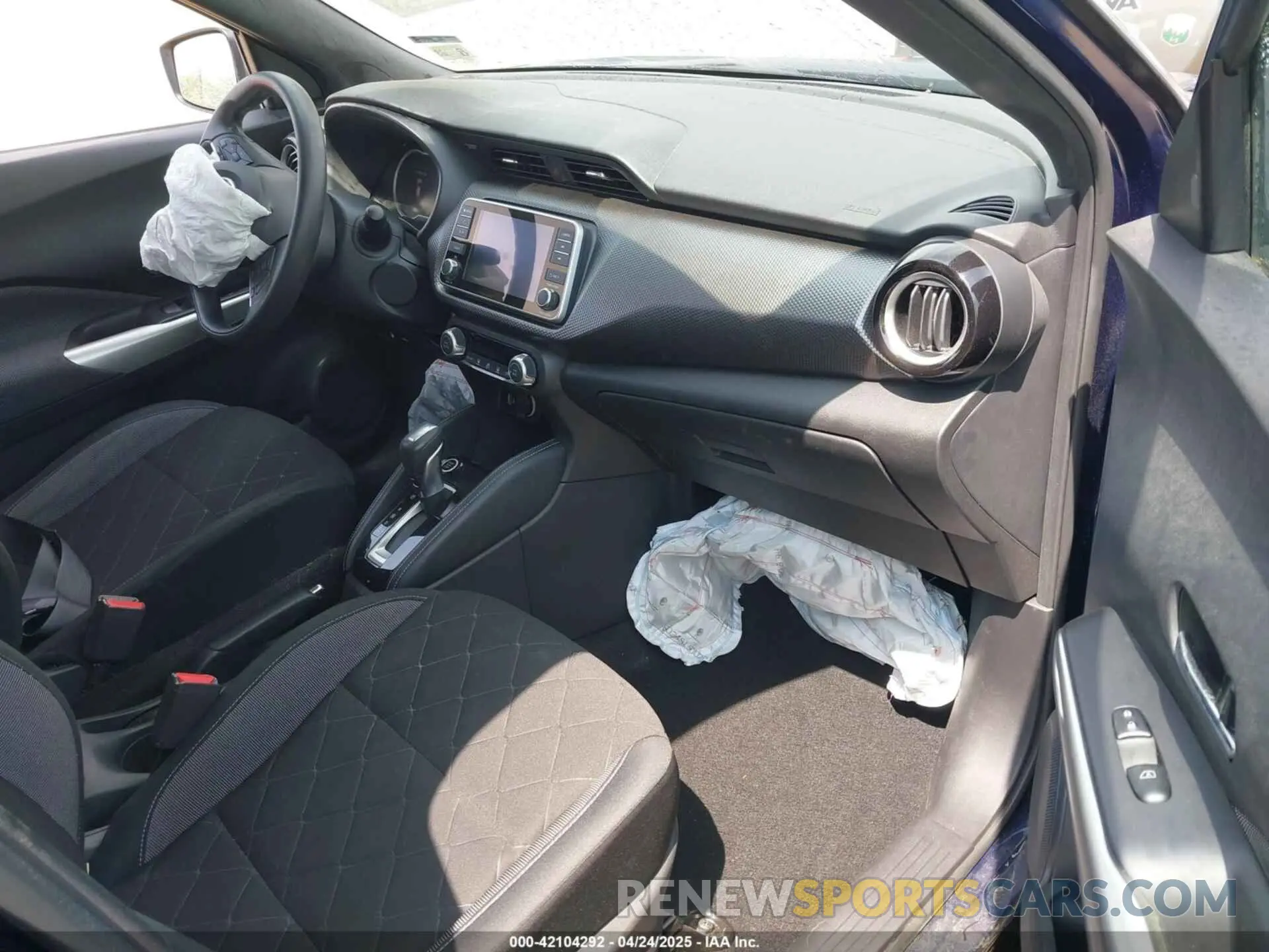 5 Photograph of a damaged car 3N1CP5CV4LL528955 NISSAN KICKS 2020