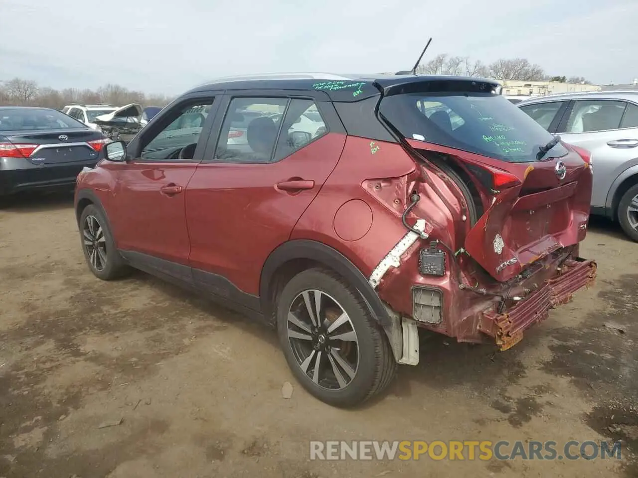 2 Photograph of a damaged car 3N1CP5CV4LL538997 NISSAN KICKS 2020