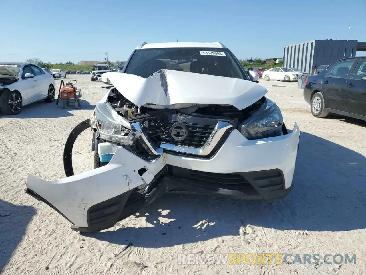 5 Photograph of a damaged car 3N1CP5CV4LL552687 NISSAN KICKS 2020