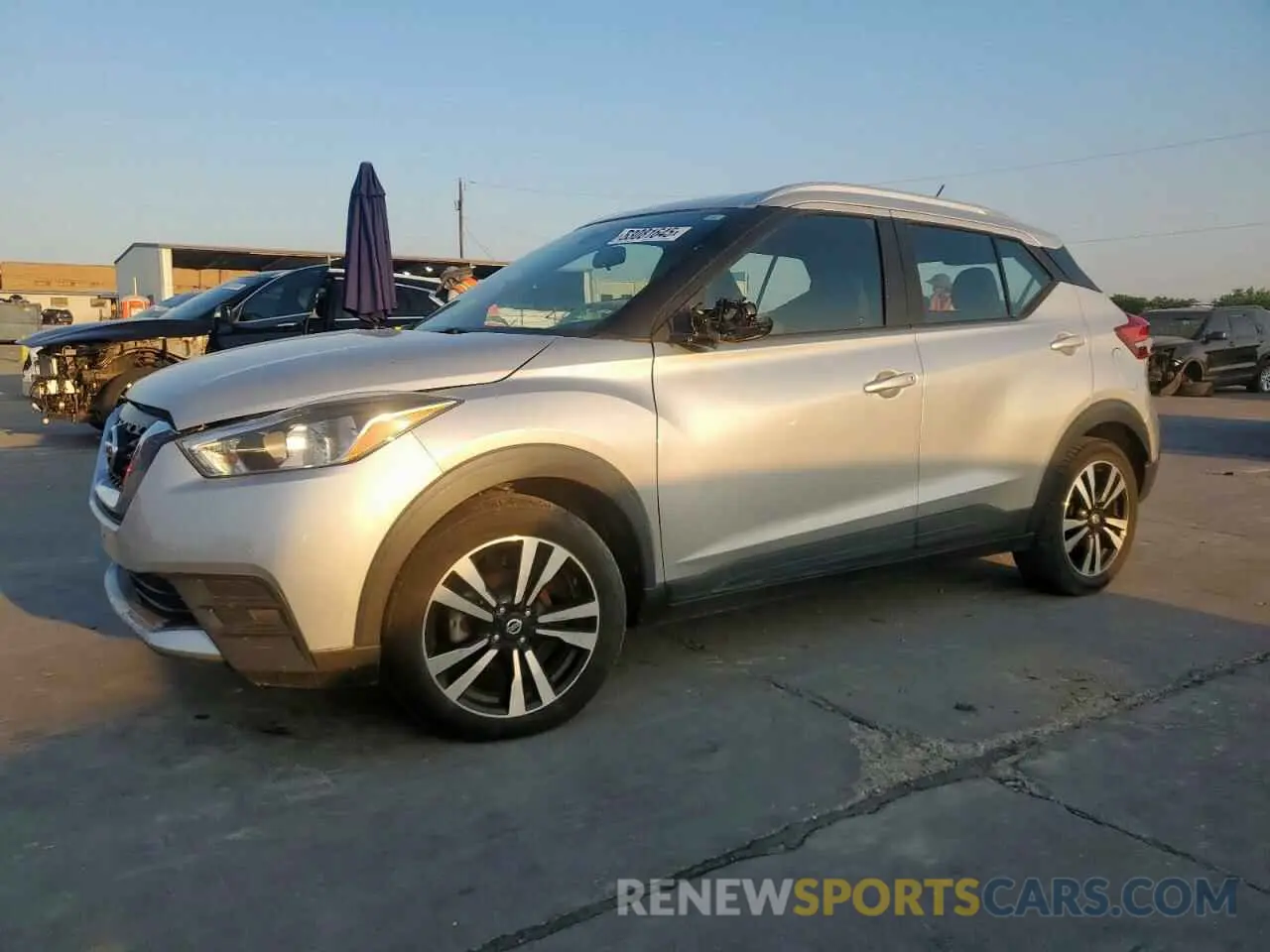 1 Photograph of a damaged car 3N1CP5CV5LL484299 NISSAN KICKS 2020