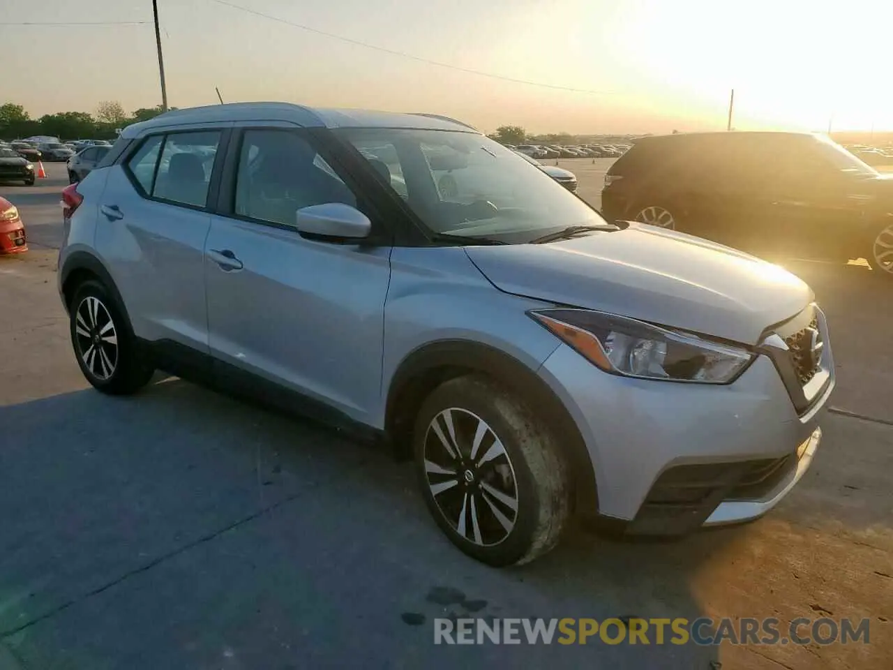 4 Photograph of a damaged car 3N1CP5CV5LL484299 NISSAN KICKS 2020