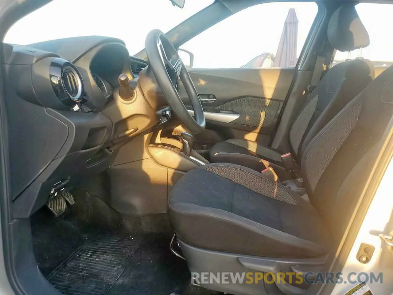 7 Photograph of a damaged car 3N1CP5CV5LL484299 NISSAN KICKS 2020