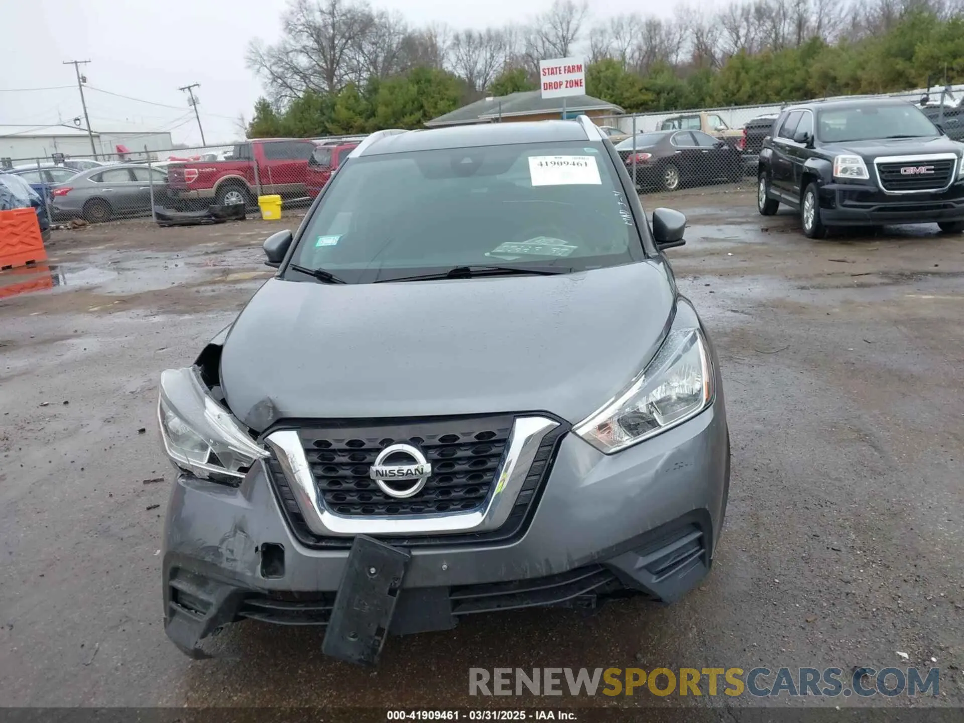 12 Photograph of a damaged car 3N1CP5CV5LL502333 NISSAN KICKS 2020