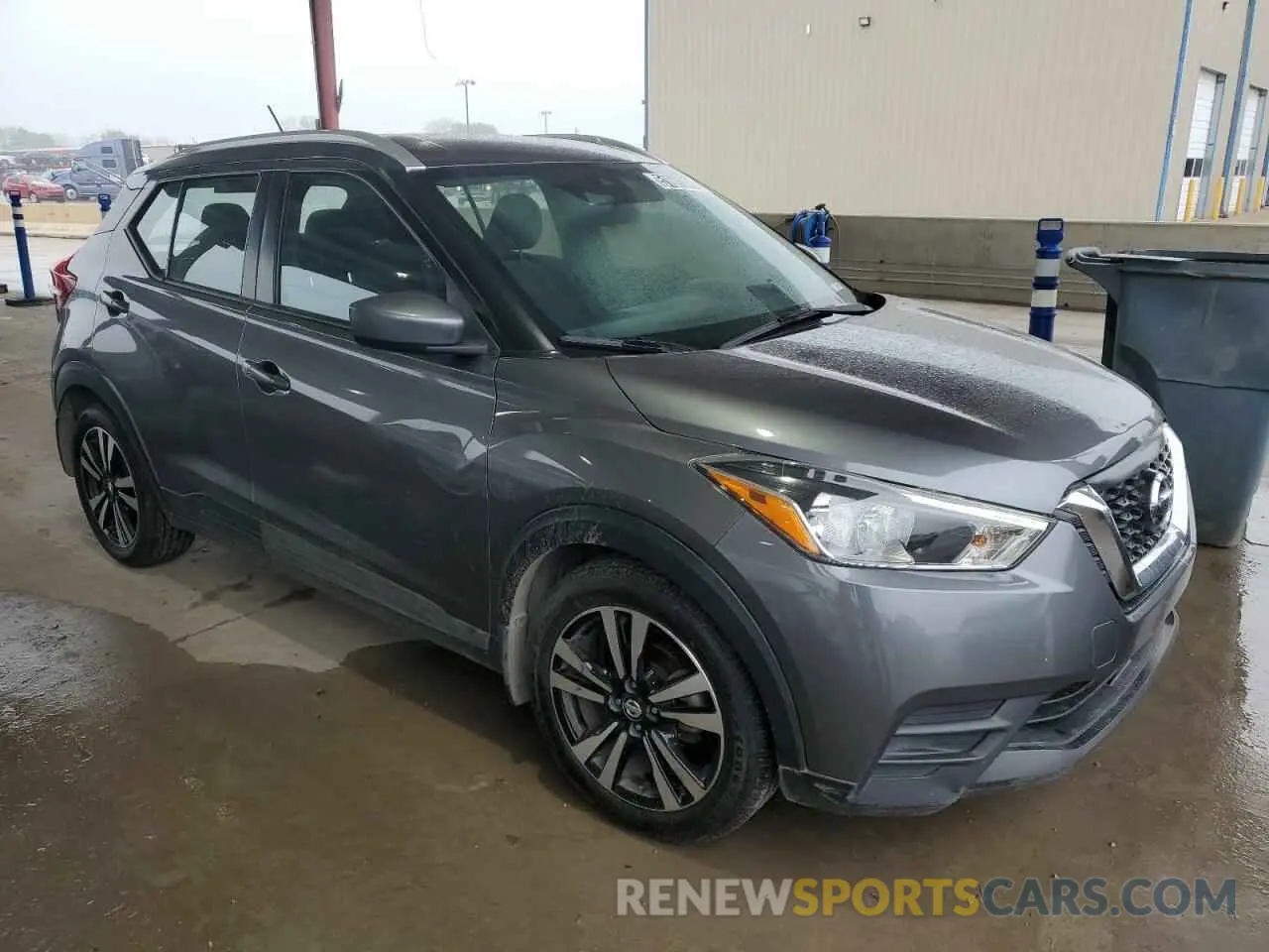 4 Photograph of a damaged car 3N1CP5CV5LL515583 NISSAN KICKS 2020