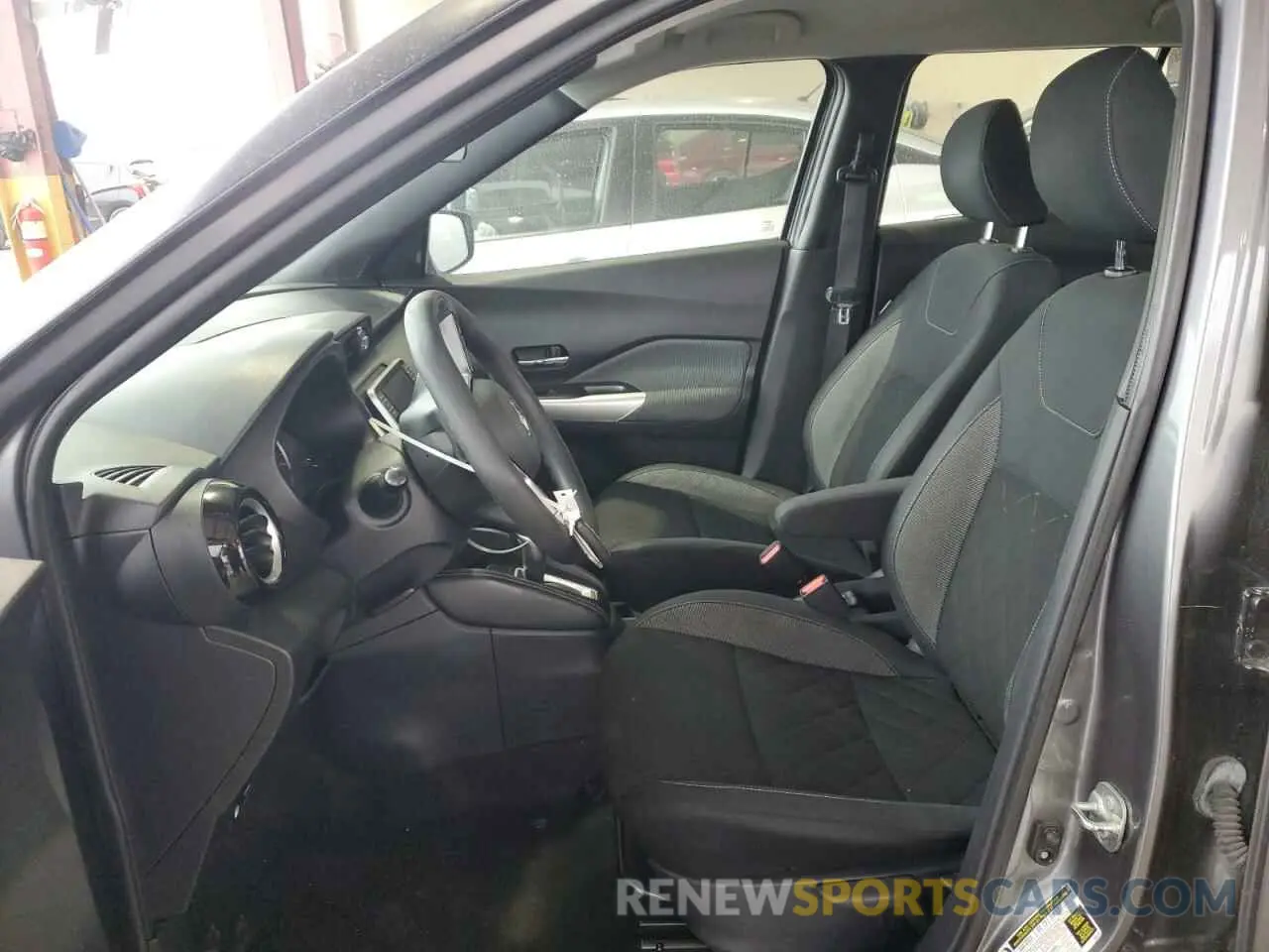 7 Photograph of a damaged car 3N1CP5CV5LL515583 NISSAN KICKS 2020