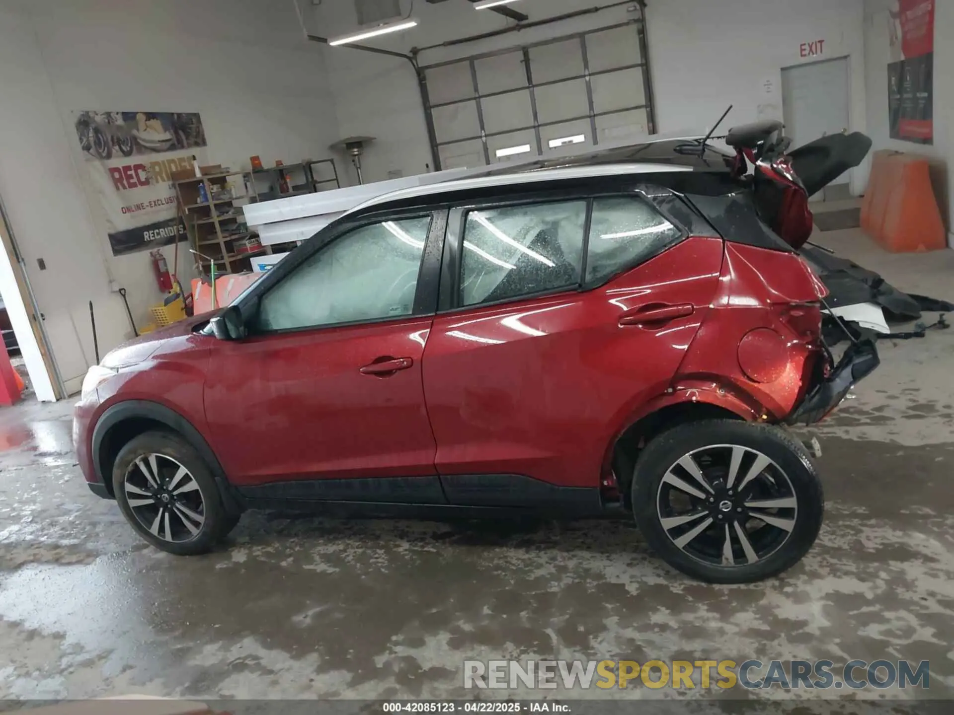 14 Photograph of a damaged car 3N1CP5CV5LL520959 NISSAN KICKS 2020