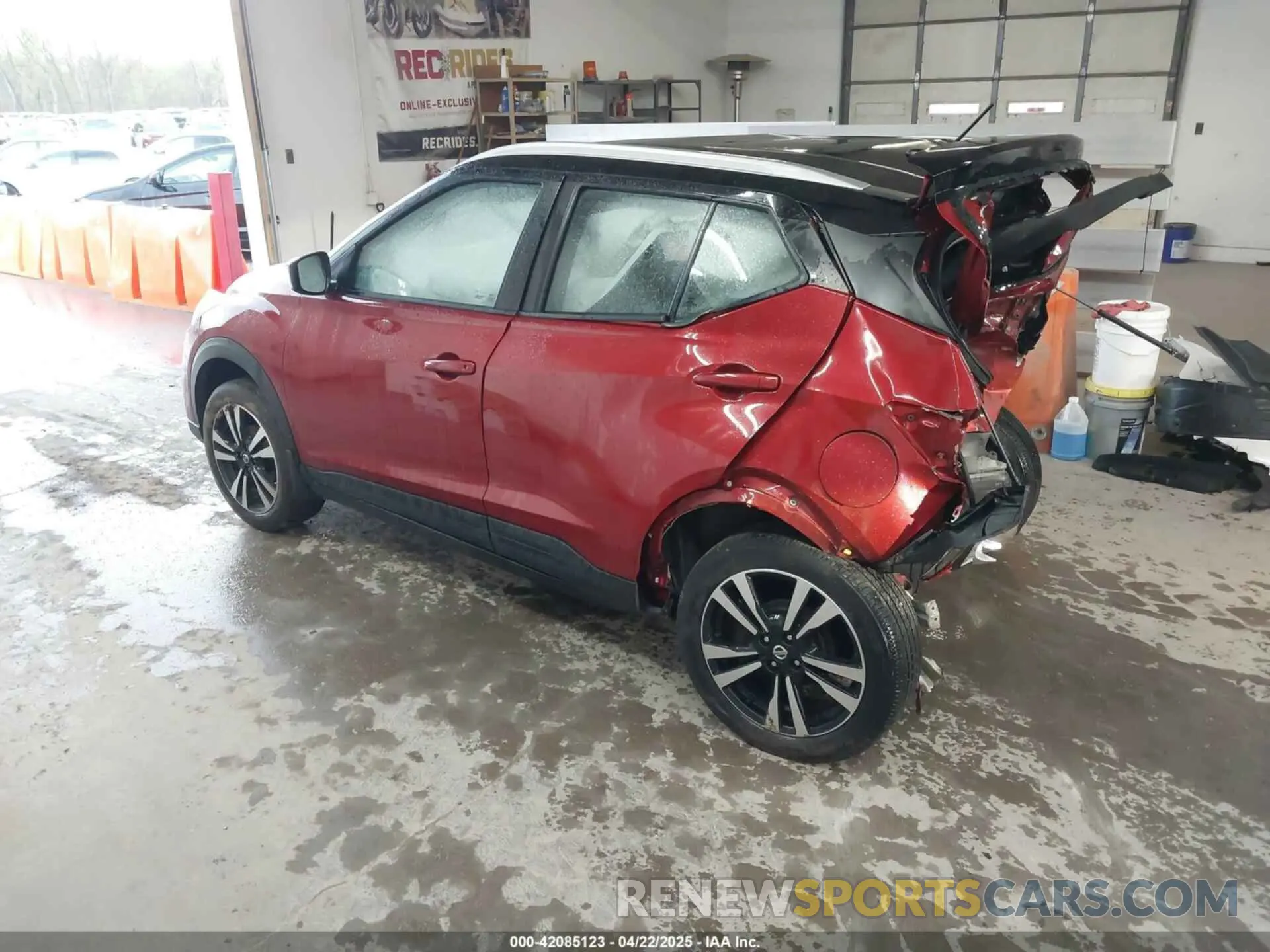 3 Photograph of a damaged car 3N1CP5CV5LL520959 NISSAN KICKS 2020