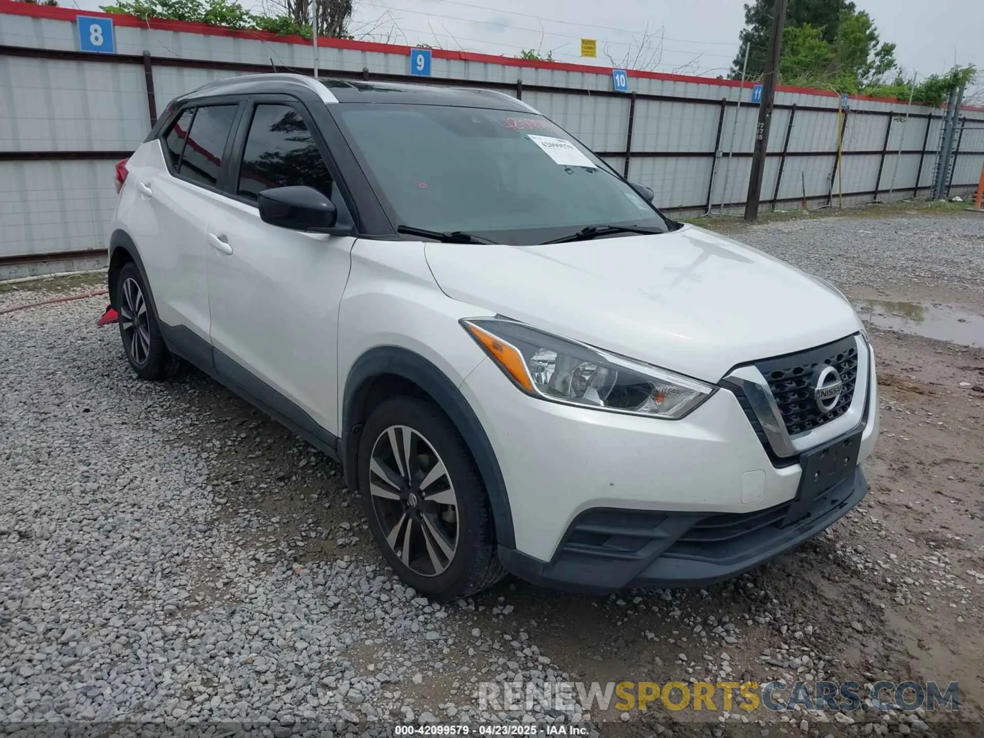 1 Photograph of a damaged car 3N1CP5CV5LL527197 NISSAN KICKS 2020