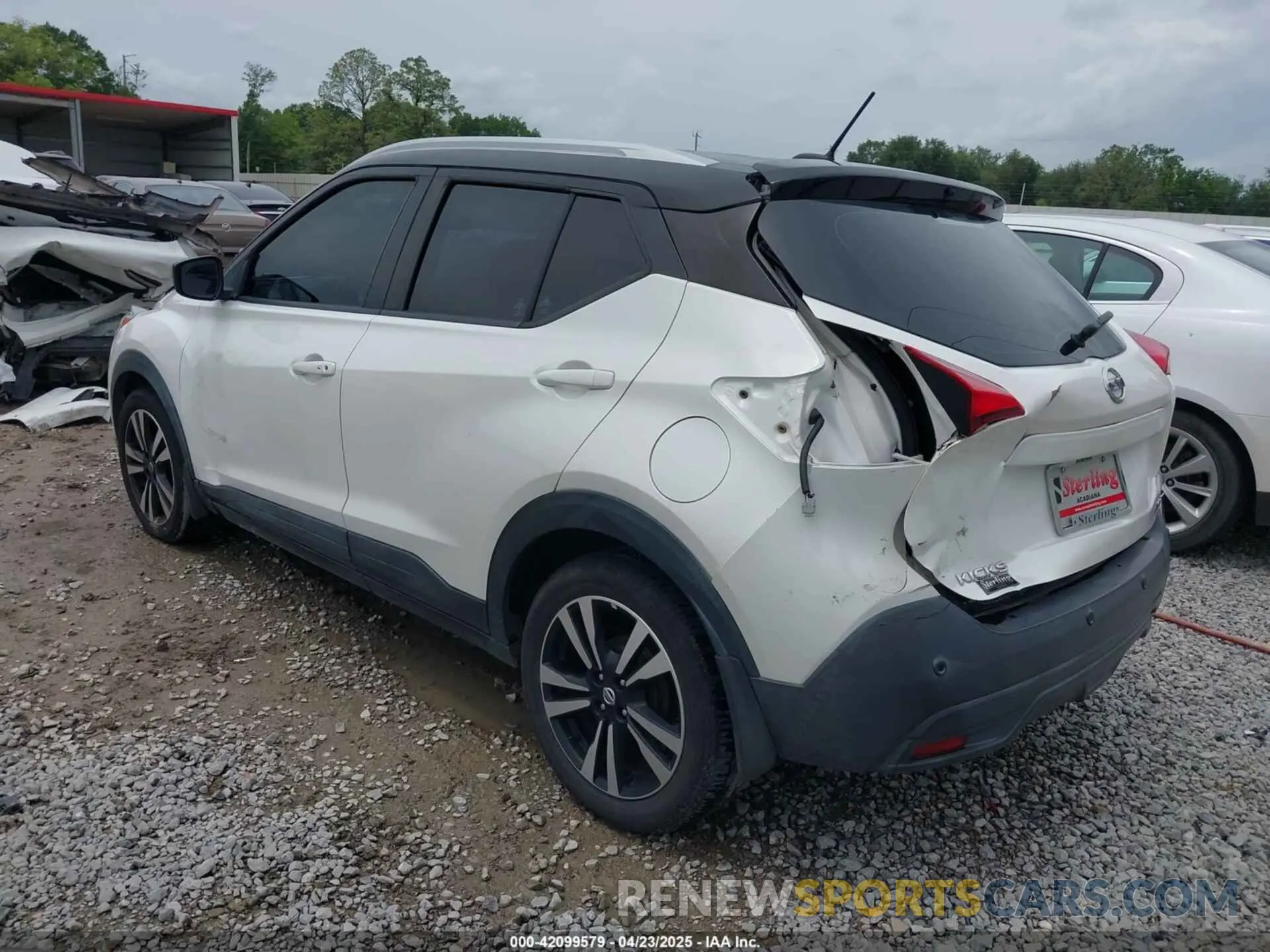 3 Photograph of a damaged car 3N1CP5CV5LL527197 NISSAN KICKS 2020