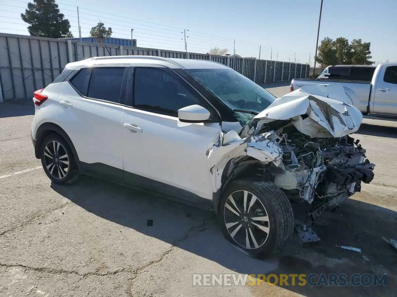 4 Photograph of a damaged car 3N1CP5CV5LL545425 NISSAN KICKS 2020