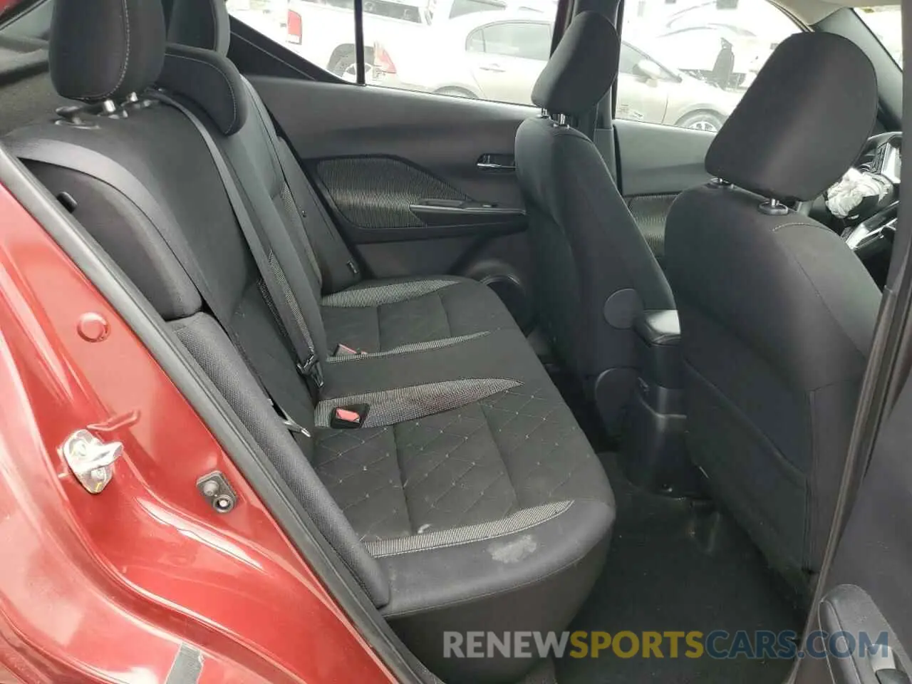 11 Photograph of a damaged car 3N1CP5CV5LL570812 NISSAN KICKS 2020